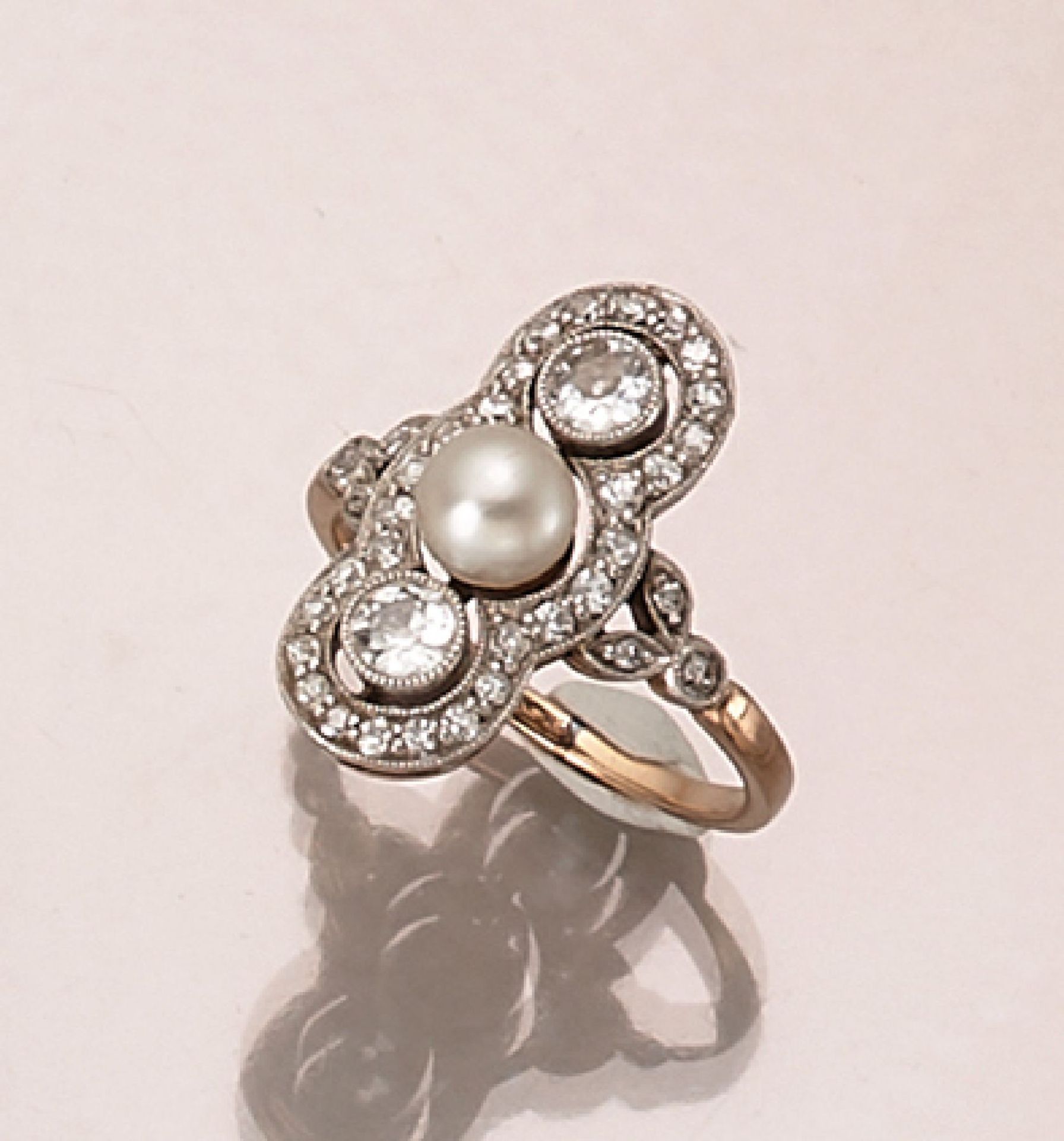 14 kt gold Art-Deco ring with diamonds and pearl , approx. 1920, YG/WG 585/000, 1 smallpearl, 2