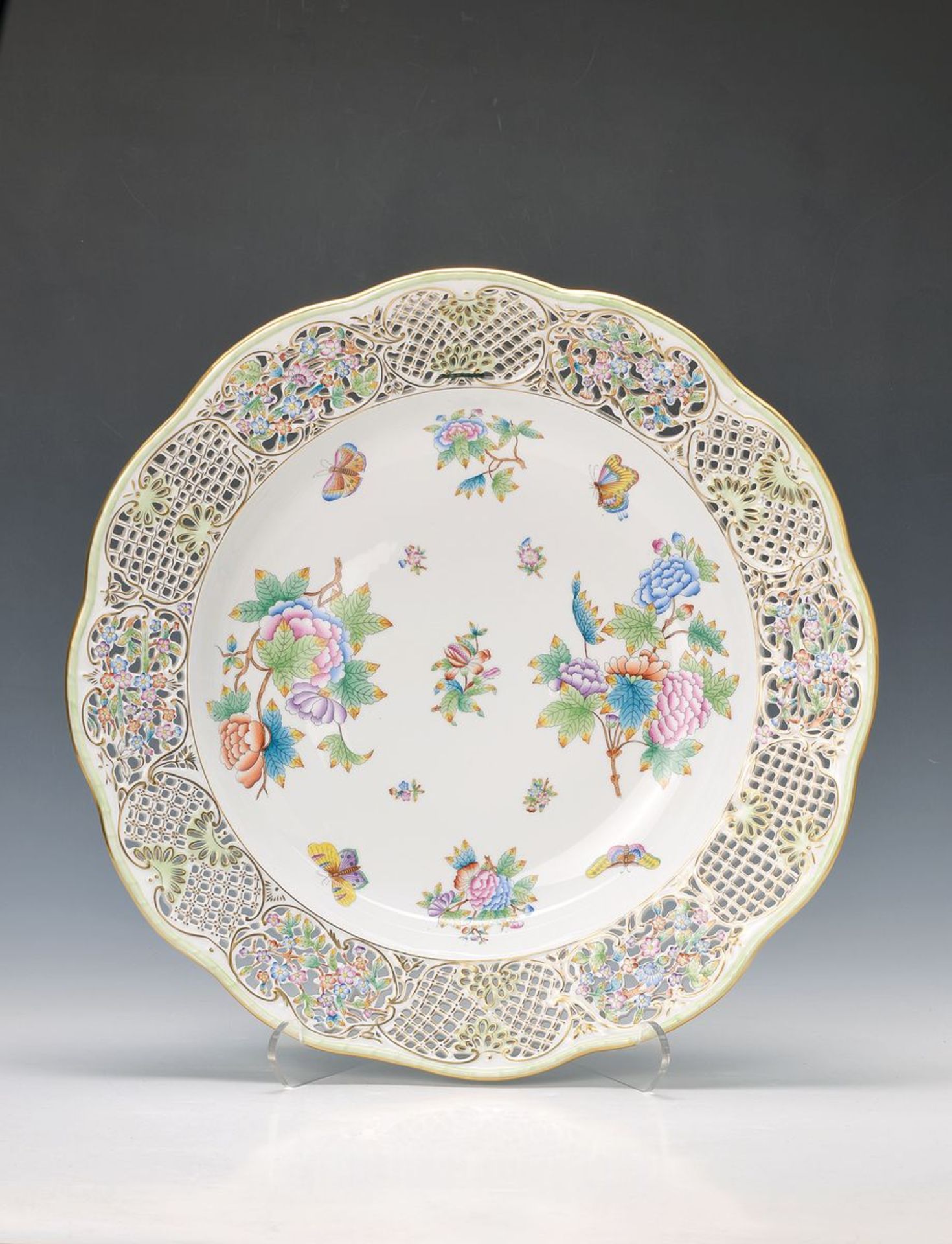 oversized deep wall plate/round platter, Herend, Viktoria, banner with elaborate breakthrough