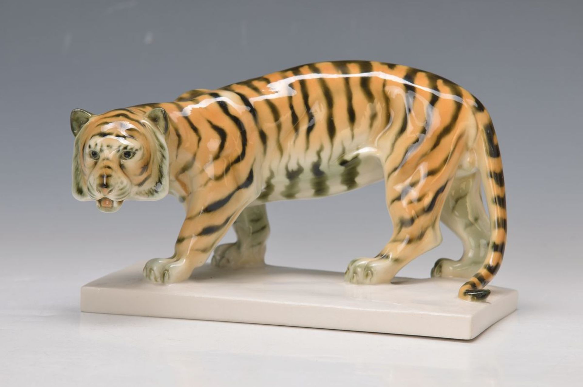 figurine, Schwarzburger Werkstätten, U 1204, Tiger, colorful naturalistic, designed by G. v. Döring,