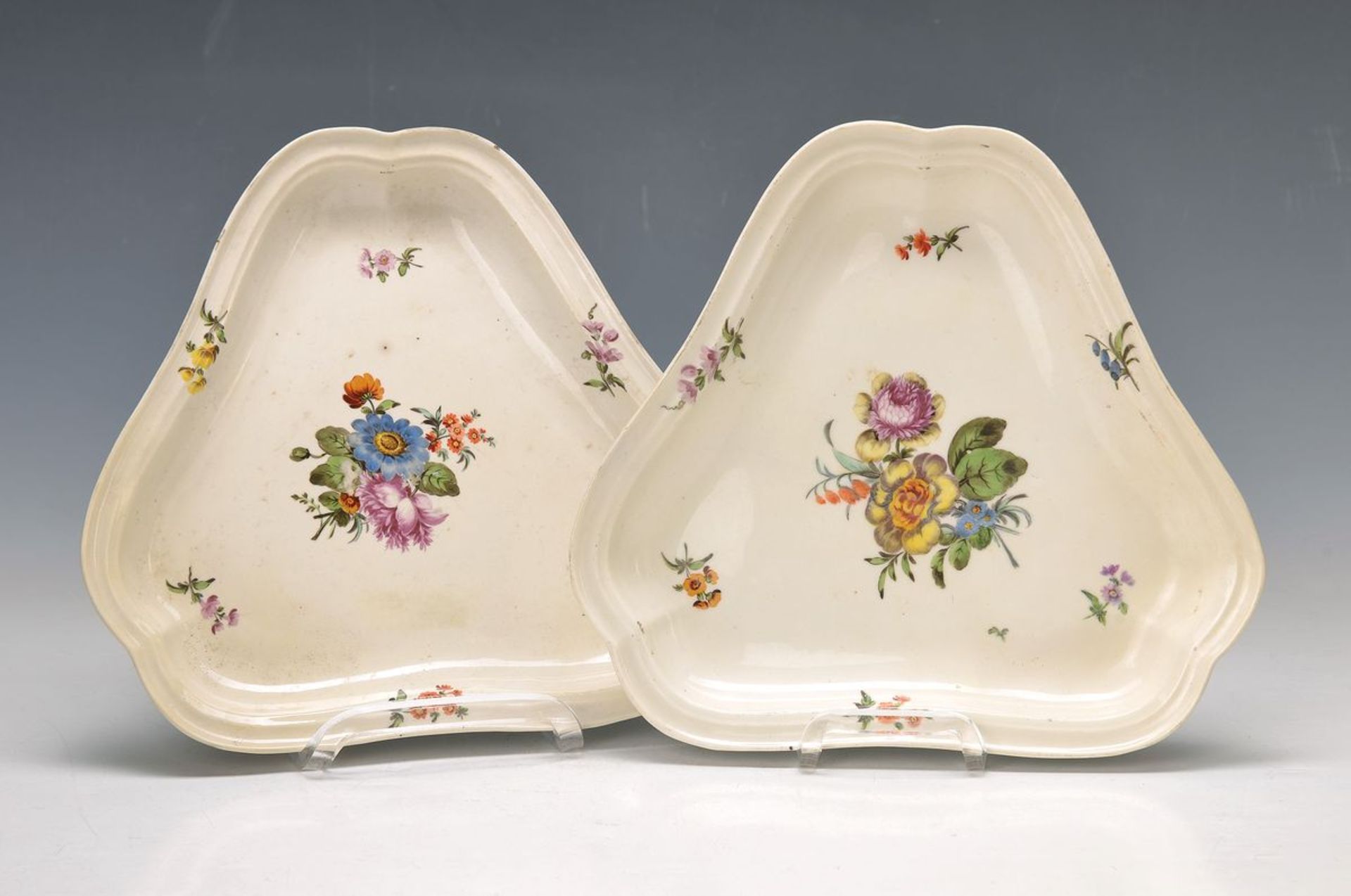 pair of triangular bowls, Vienna, around 1760,polychrome painting, floral bouquet and