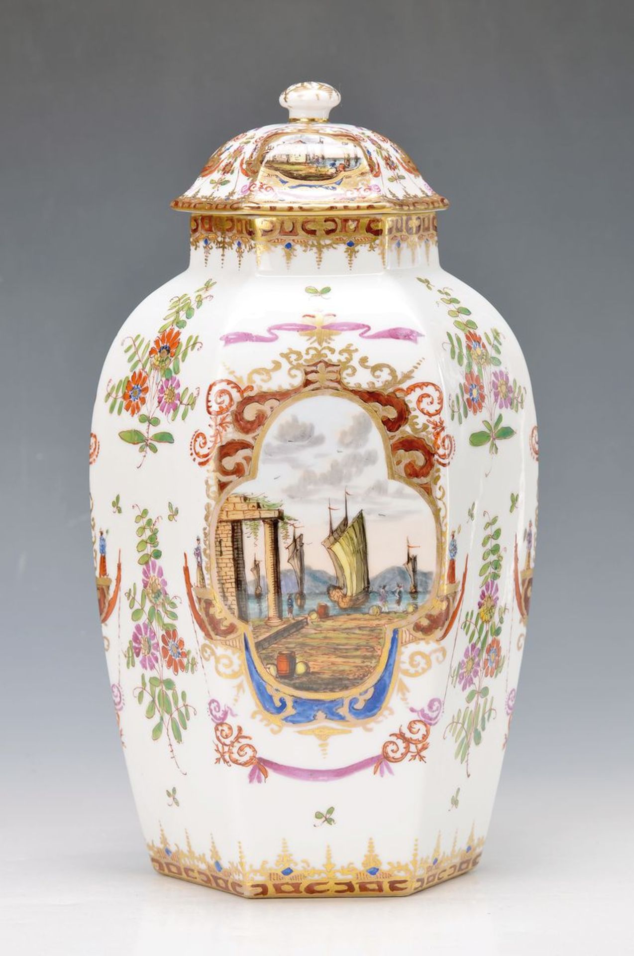 large lidded vase, Dresden, around 1880/90, encircling painted, three large sea scores, also on