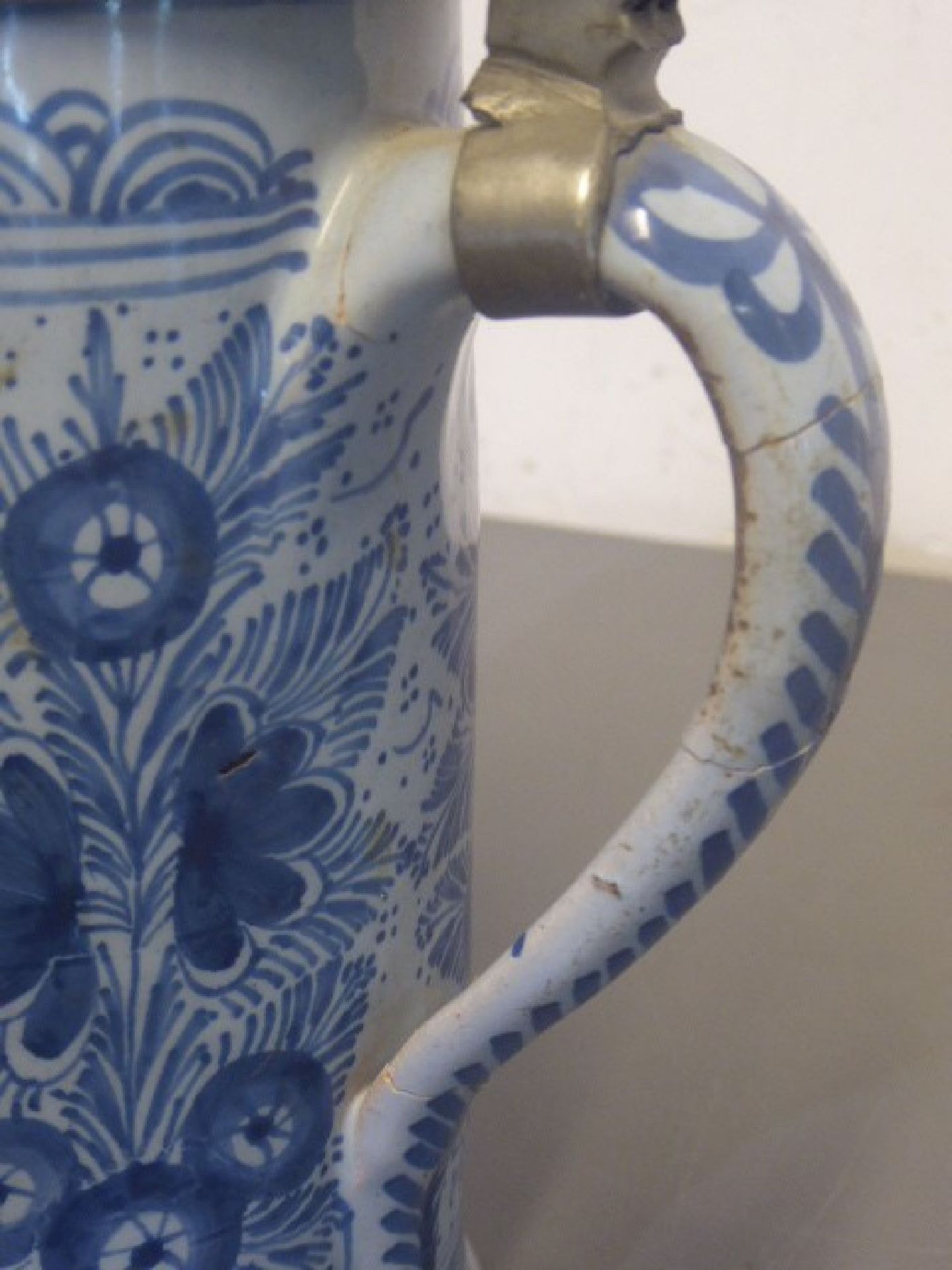 two jugs, Southern Germany, 18. th c., 1 probably Bayreuth, reddish clay with white glaze, blue - Bild 3 aus 10