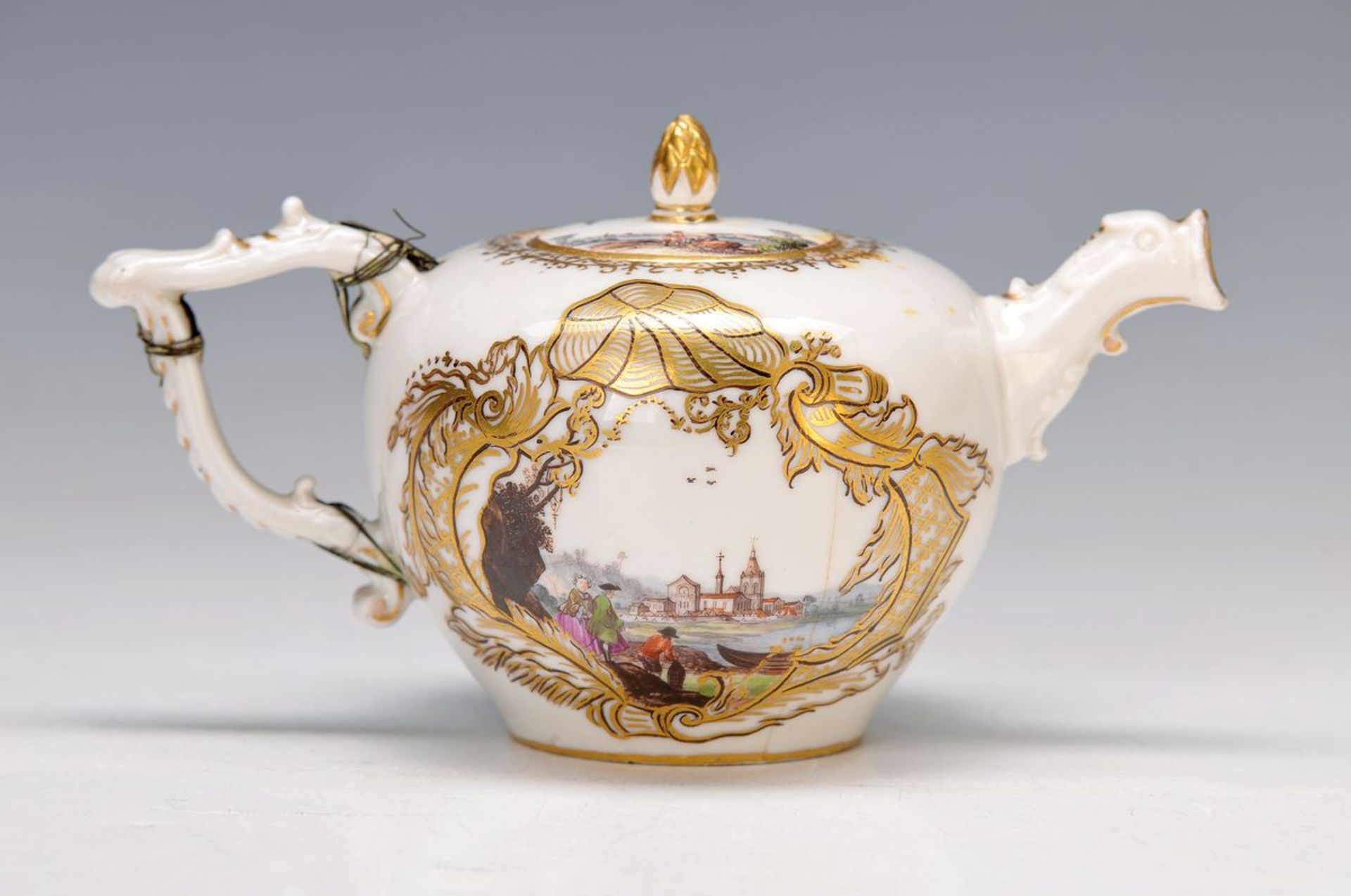 tea pot, Meissen, around 1740, quality full polychrome painting, miniature-like representations of