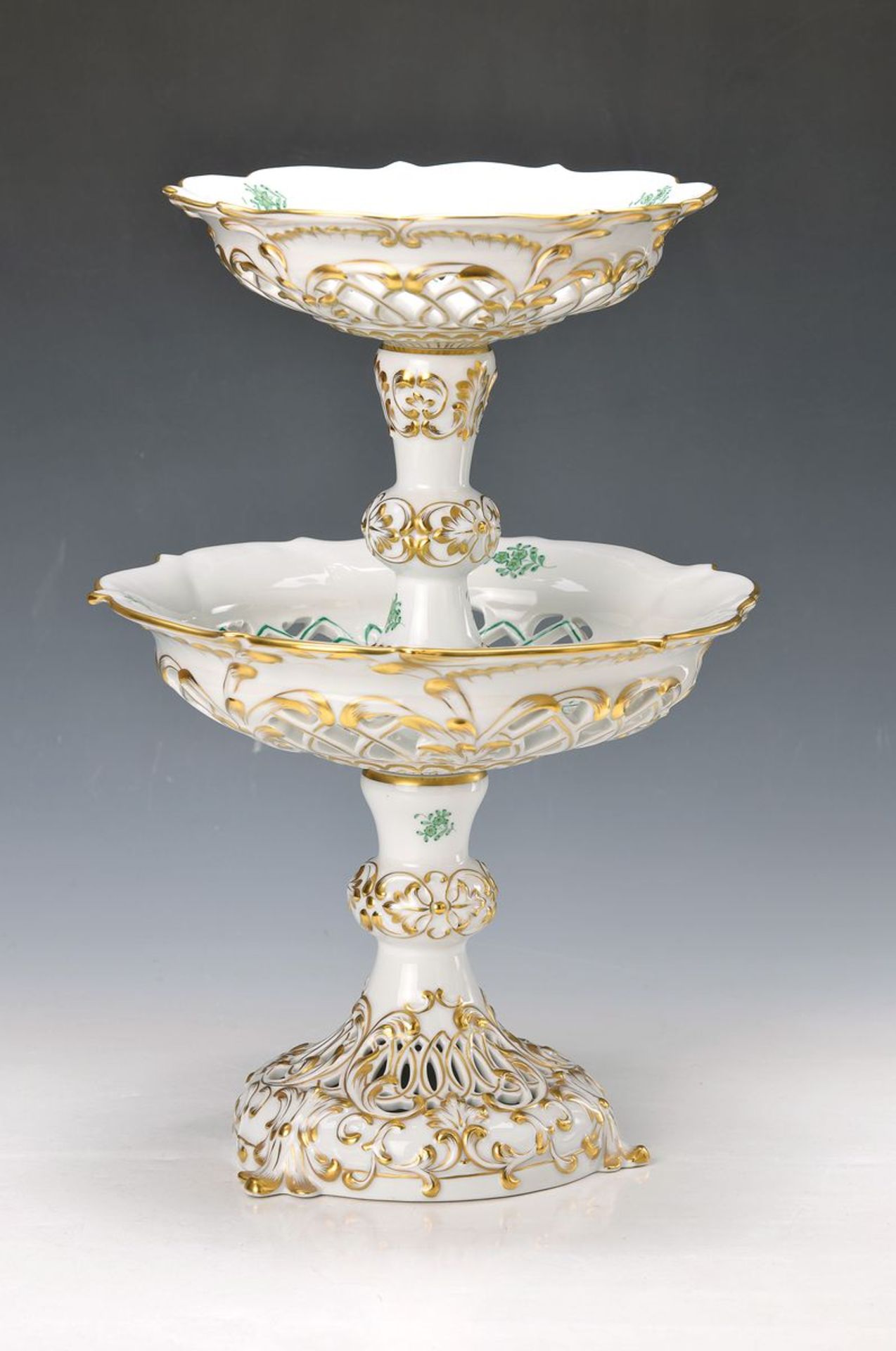 Large pomp shelf, Herend, Apponyi green, opulent gold decoration, two bowls and foot with