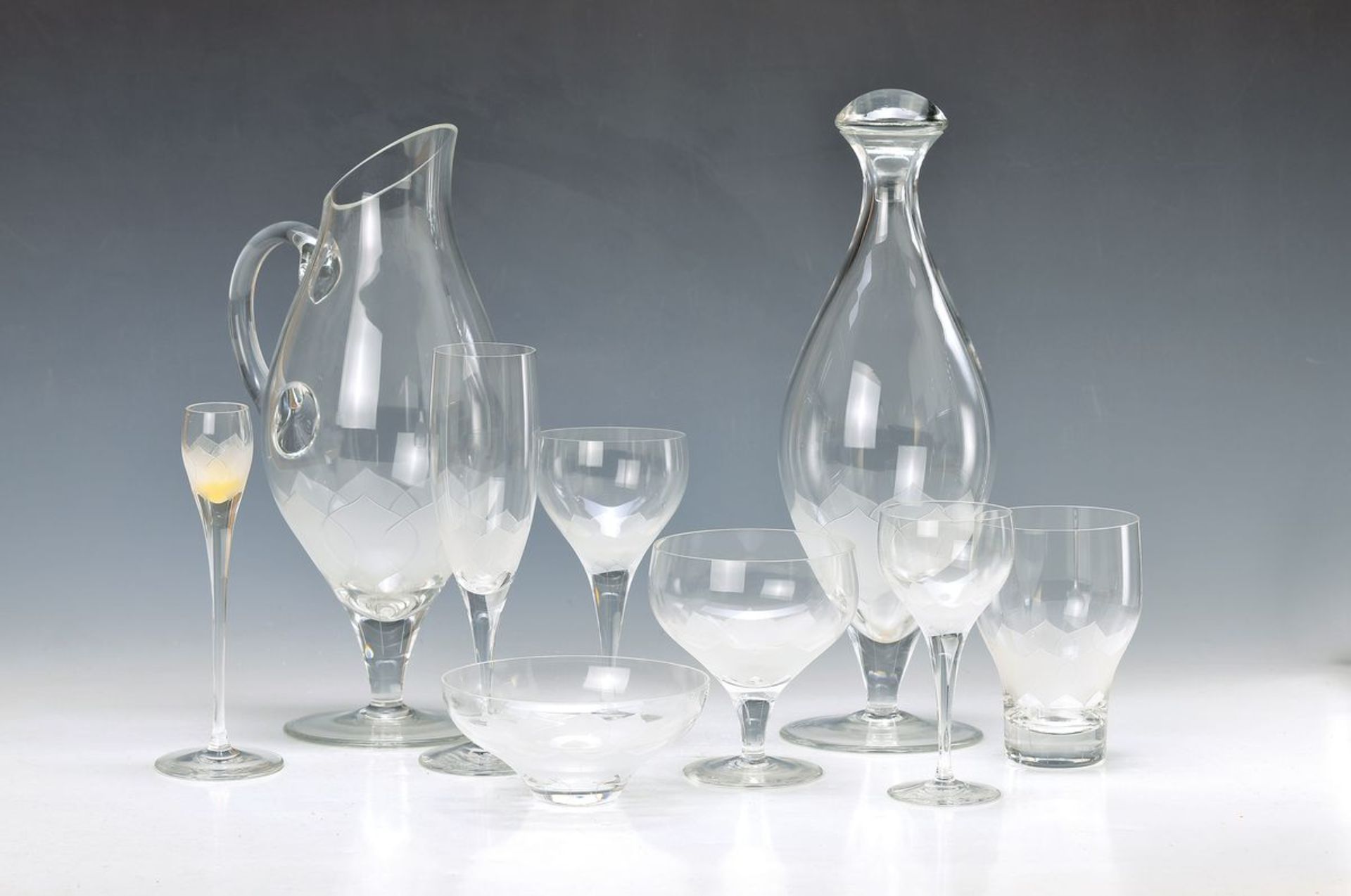 extensive glass-Set, Rosenthal, Model lotus, design by Richard Latham (shape) and Björn Wiinblad (