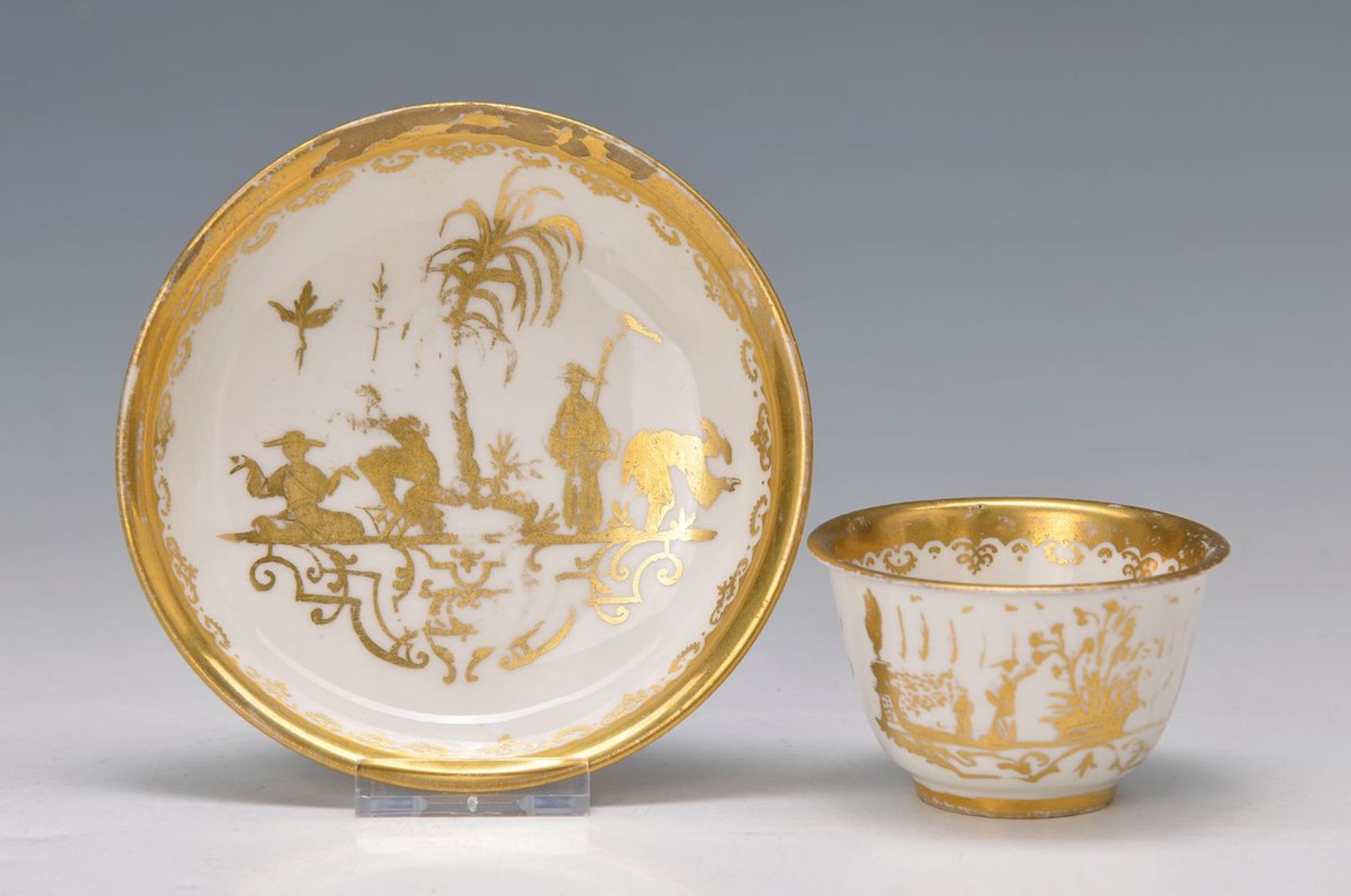 beaker with saucer, Meissen, around 1725, quality full representation of so-called Augsburger gold