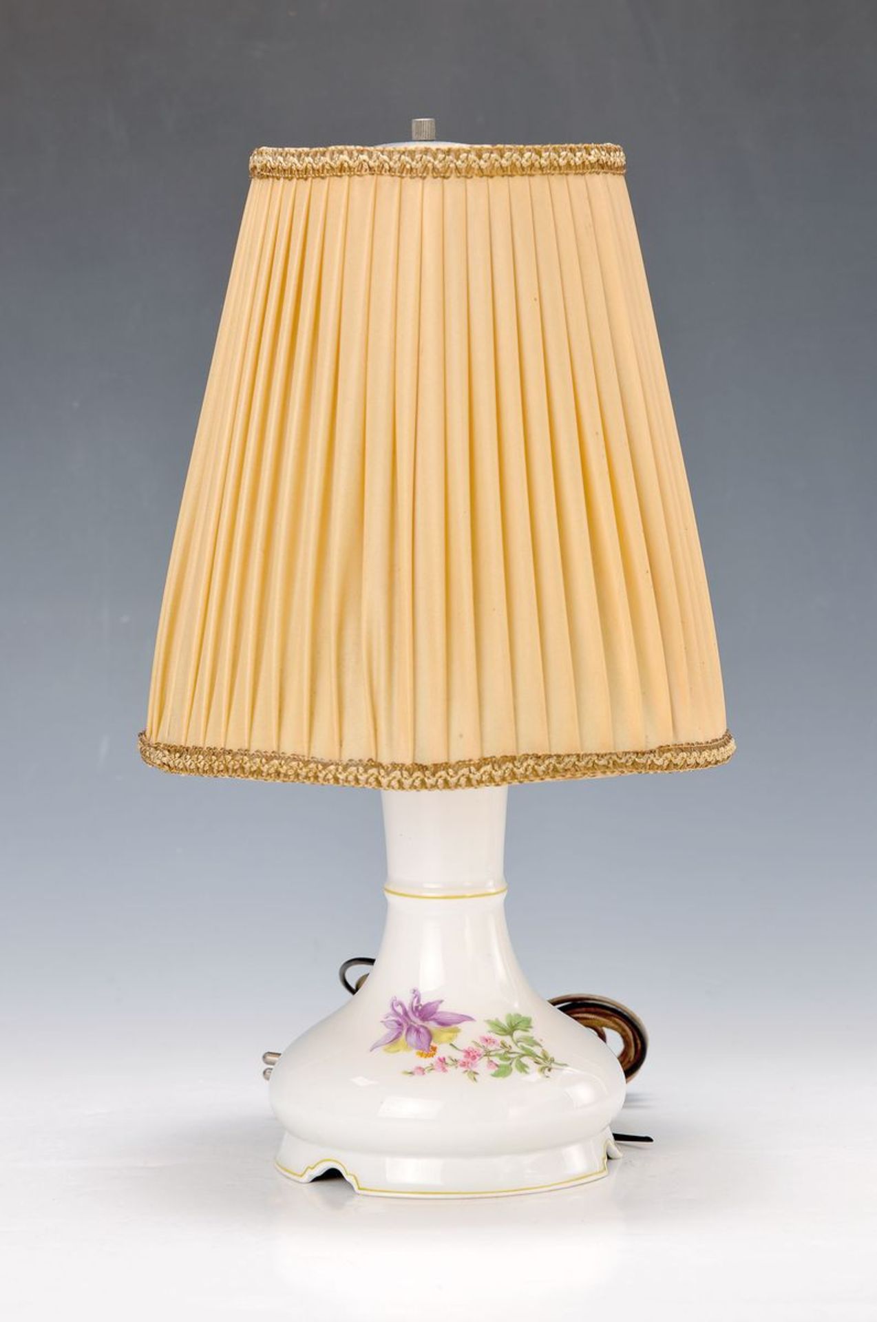 table lamp, Meissen, around 1940, foot porcelain with floral decor and yellow edge, H. approx. 14cm,