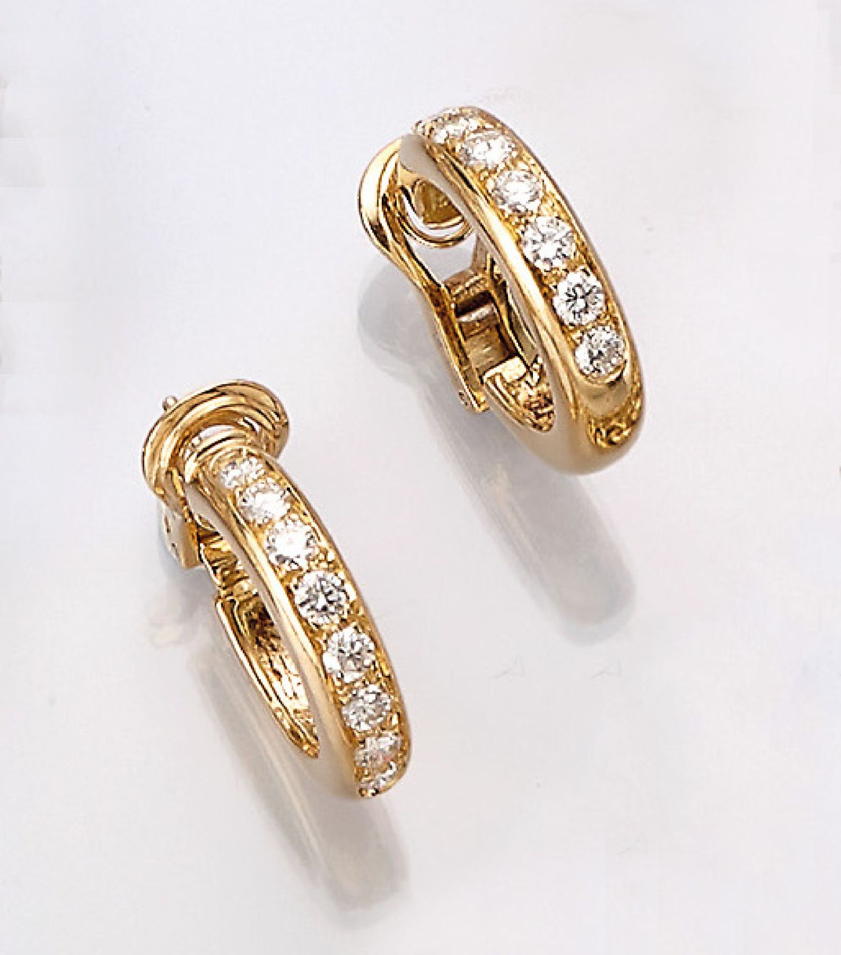 Pair of 18 kt gold earrings with brilliants , YG 750/000, 16 brilliants total approx. 1.28 ct Top