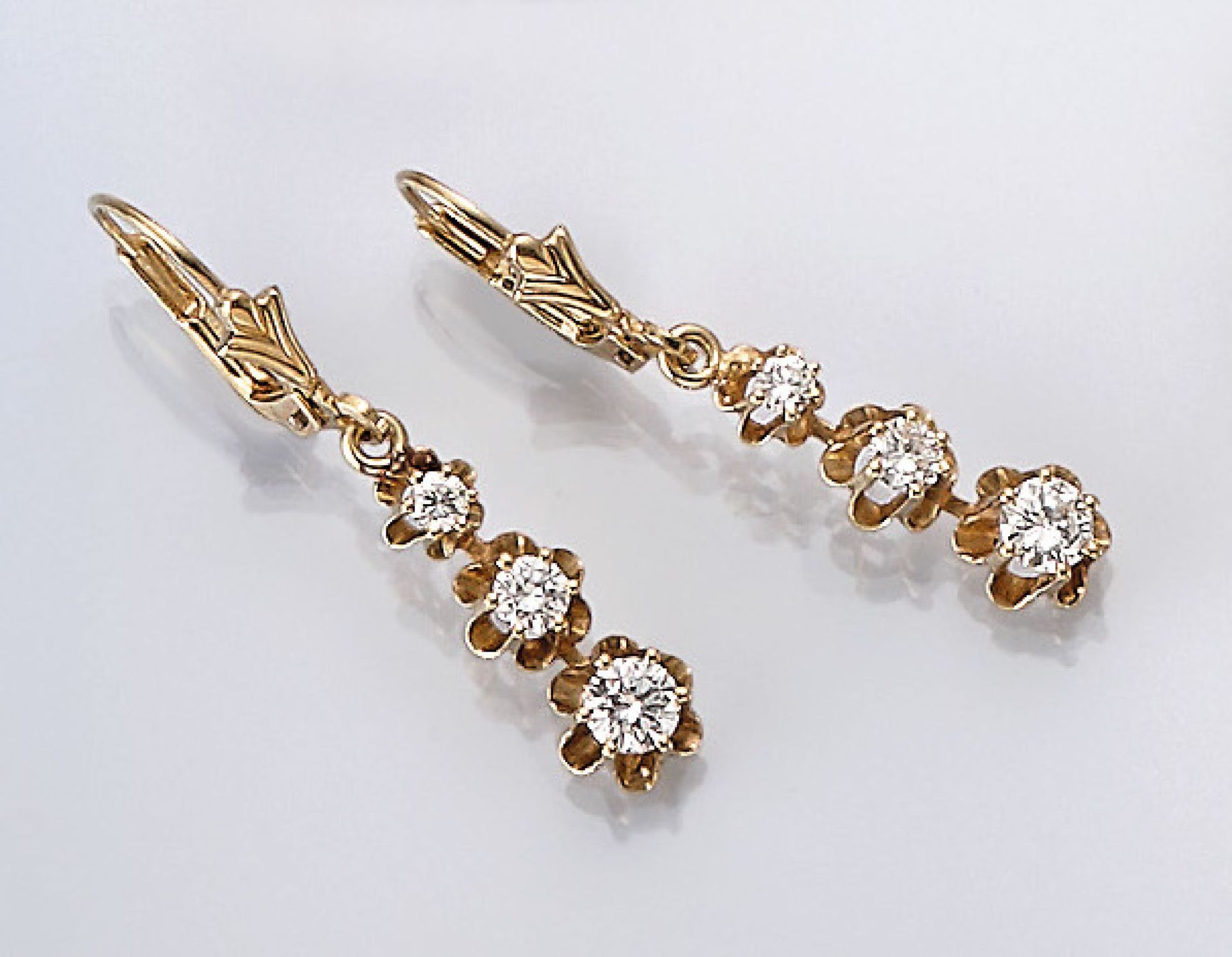 Pair of 14 kt gold earrings with brilliants , YG 585/000, 6 brilliants total approx. 1.0ct Top