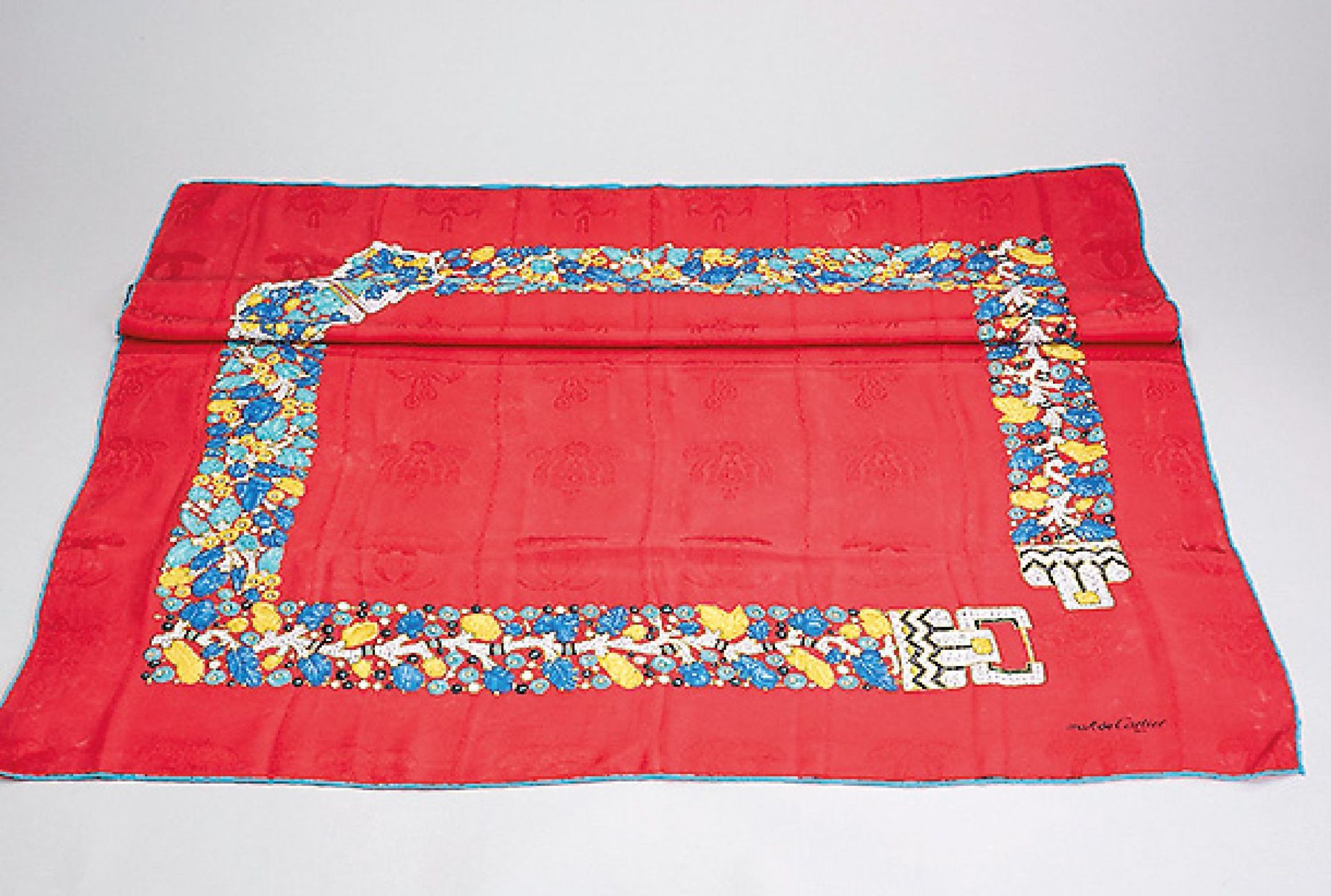 Must de CARTIER square, 100 % silk , Made inFrance, red faced with motifs in the form of jewellery