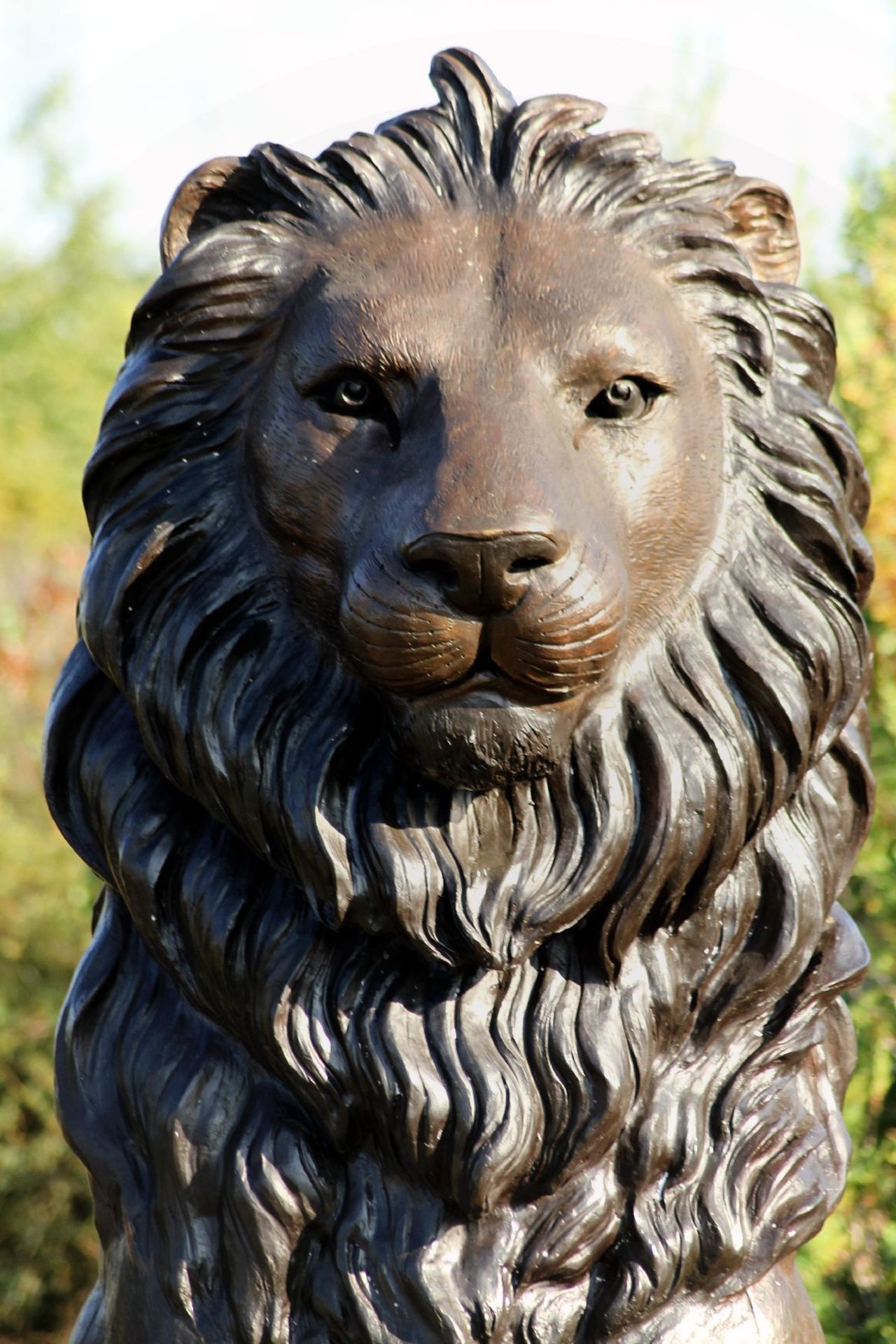 Monumental Lion, bronze, brown patinated, aligned frontally, tail to the left, majestic charisma, - Bild 3 aus 4