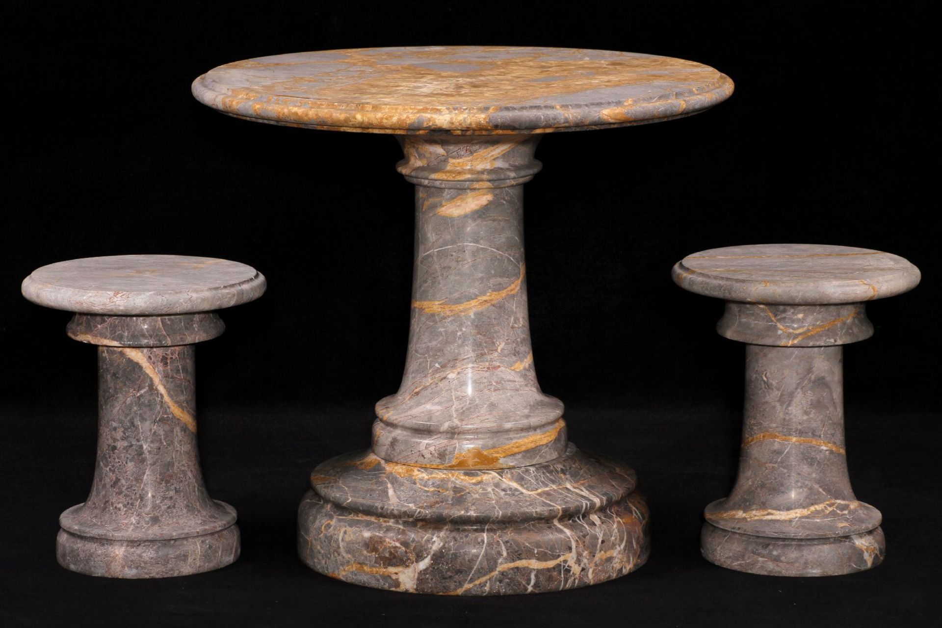 Table with 2 stools, gray u. yellowish marble,vividly veined, table made of three parts,