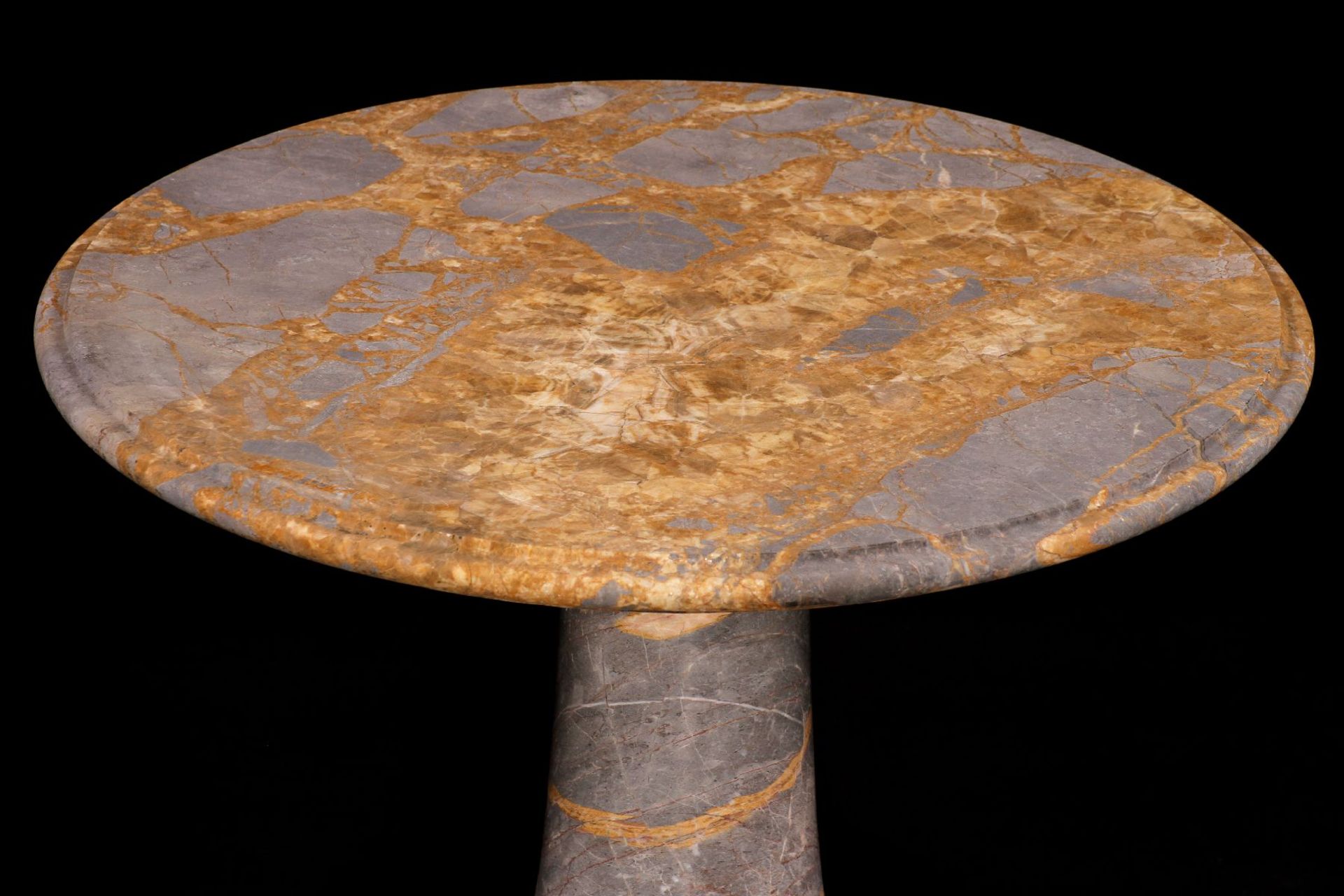 Table with 2 stools, gray u. yellowish marble,vividly veined, table made of three parts, - Bild 2 aus 4