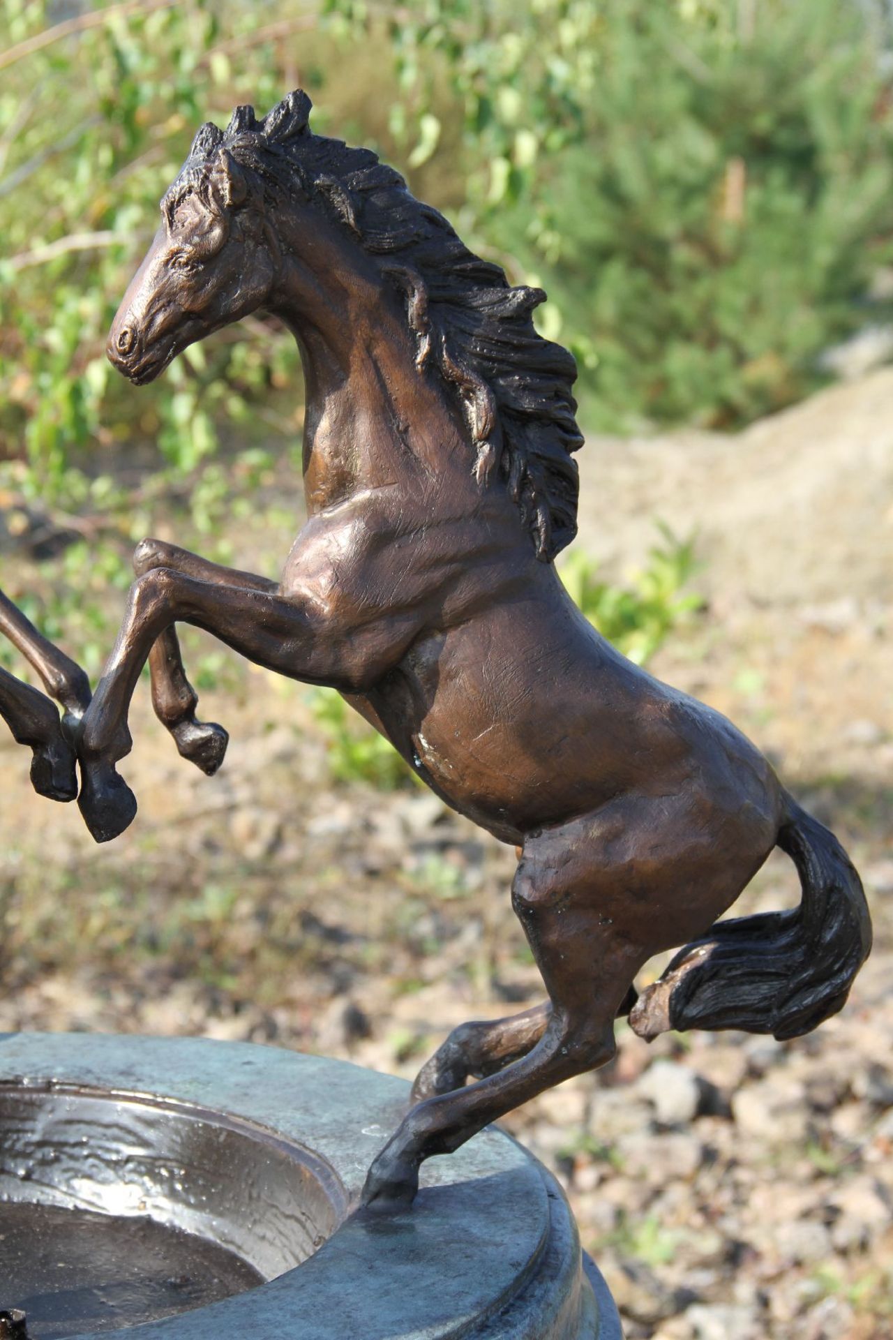 Horse fountain, bronze, turquoise, brown and golden brown patinated, fountain bowl and column - Bild 2 aus 2