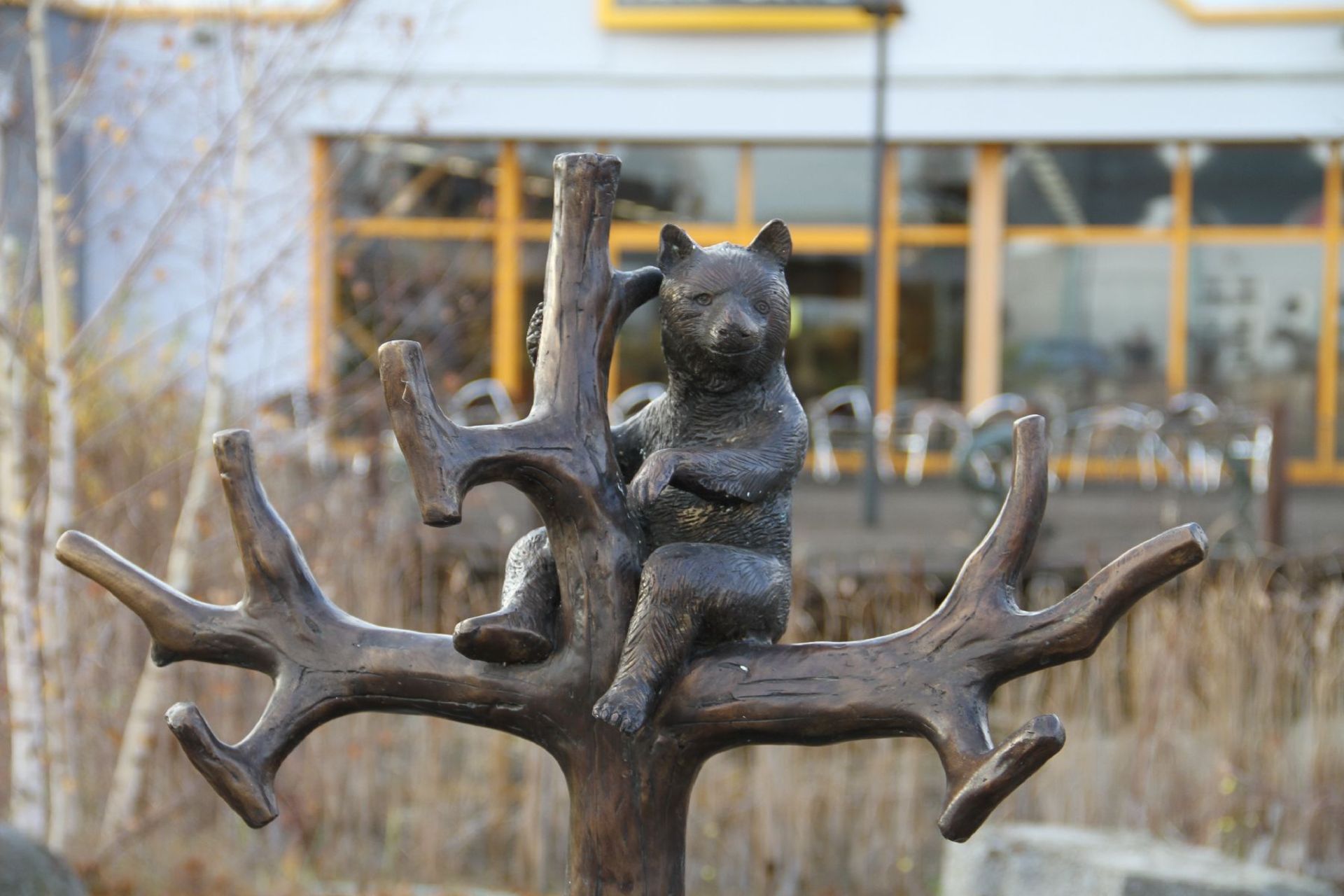 Figure group "Bear" as a wardrobe, bronze, patinated brown, bears in an idealistic representation, - Bild 2 aus 3