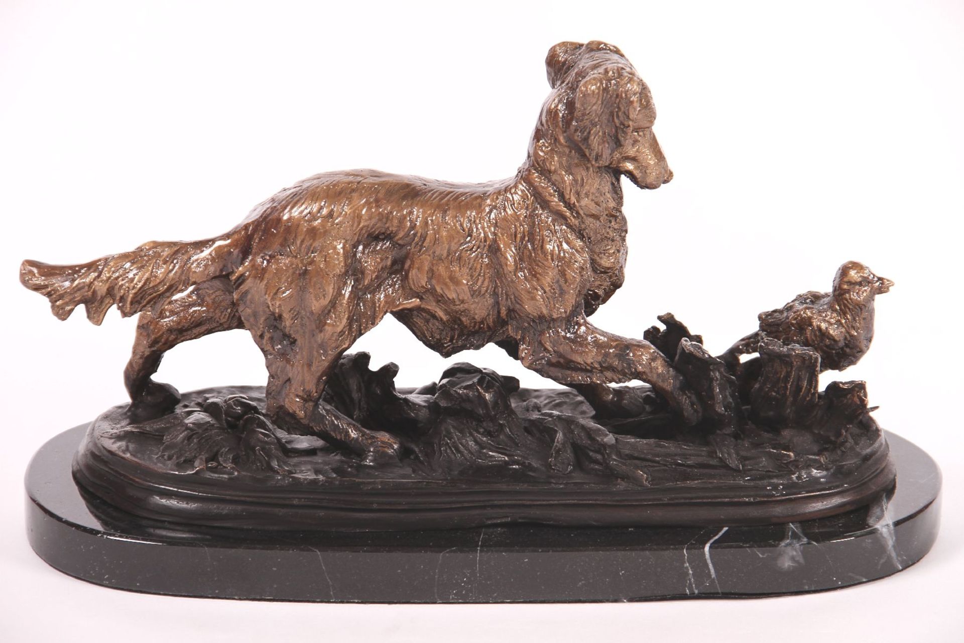 Hunting dog, bronze, on marble base, patinatedbrown, detailed elaboration, slight traces of storage, - Bild 2 aus 2