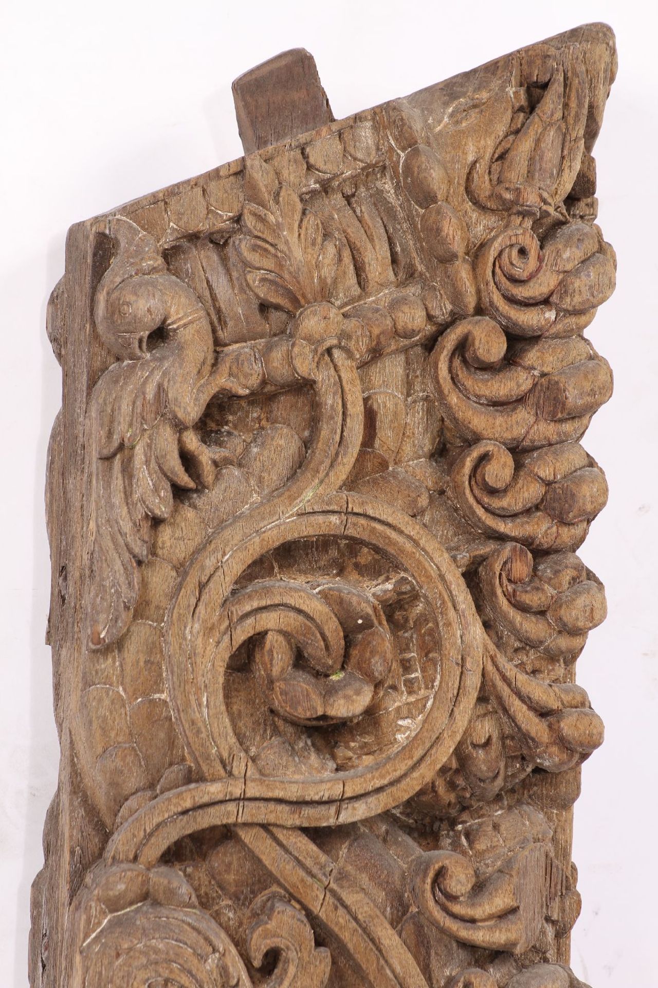 Decorative carving, solid wood, probably original function as a capital or substructure, traces of - Bild 2 aus 2