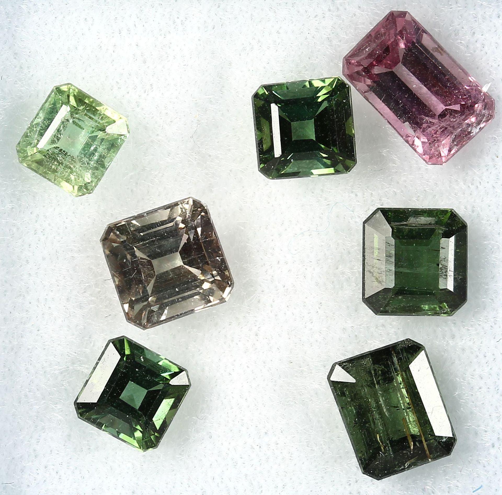 Lot 7 loose bevelled tourmalines , total 10.96 ct, in different shapes, sizes and shapes Valuation