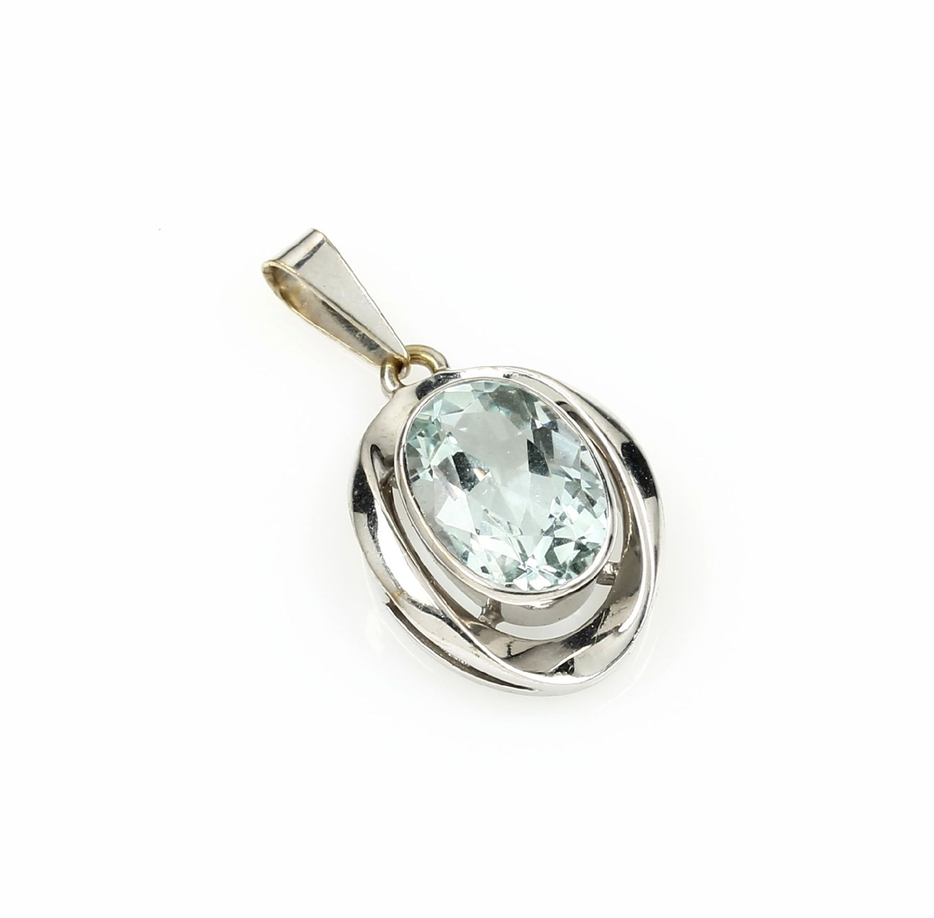 14 kt gold pendant with aquamarine , WG 585/000, oval bevelled aquamarine approx. 4.0 ct, approx.