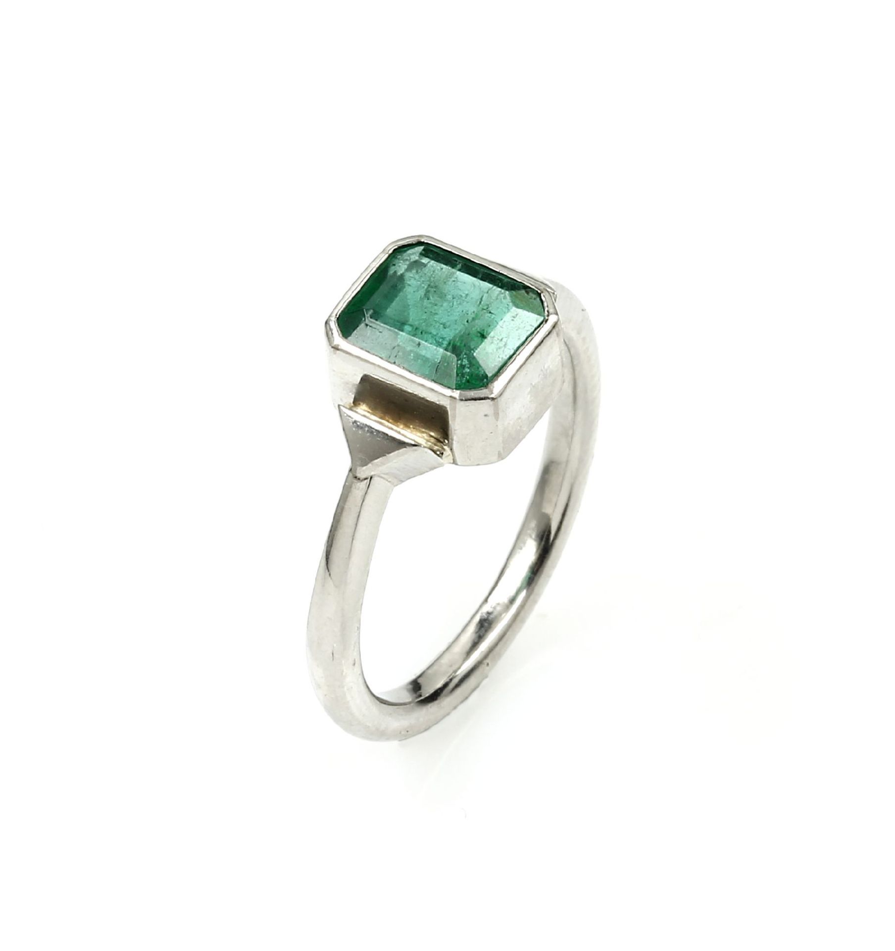 Ring with emerald , platinum, emerald cut emerald approx. 1.50 ct, ringsize 56, total approx. 6.8