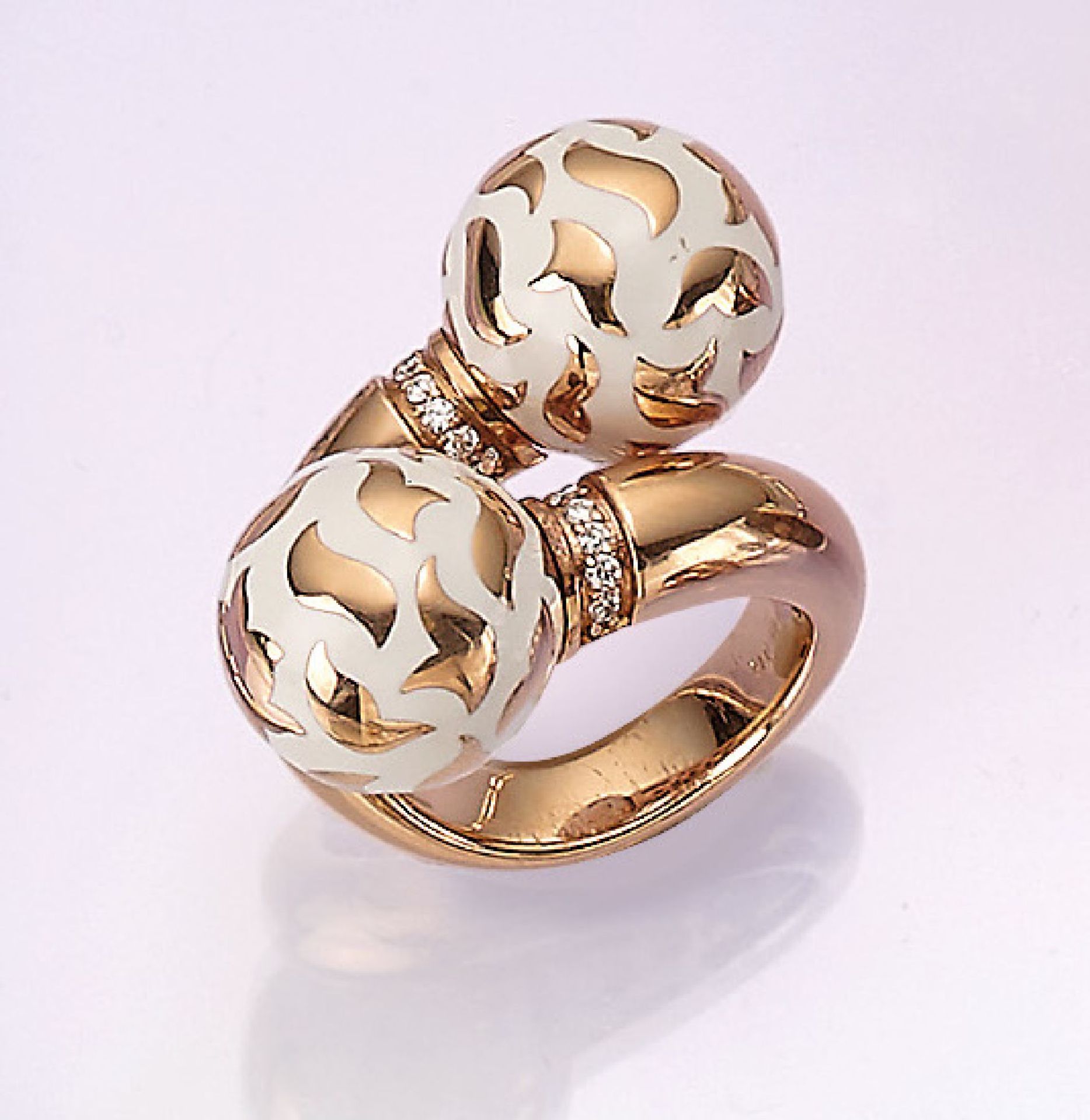 LEO WITTWER 18 kt gold ring with enamel and diamonds , RG 750/000, 2 sphere shaped elements - Bild 2 aus 2