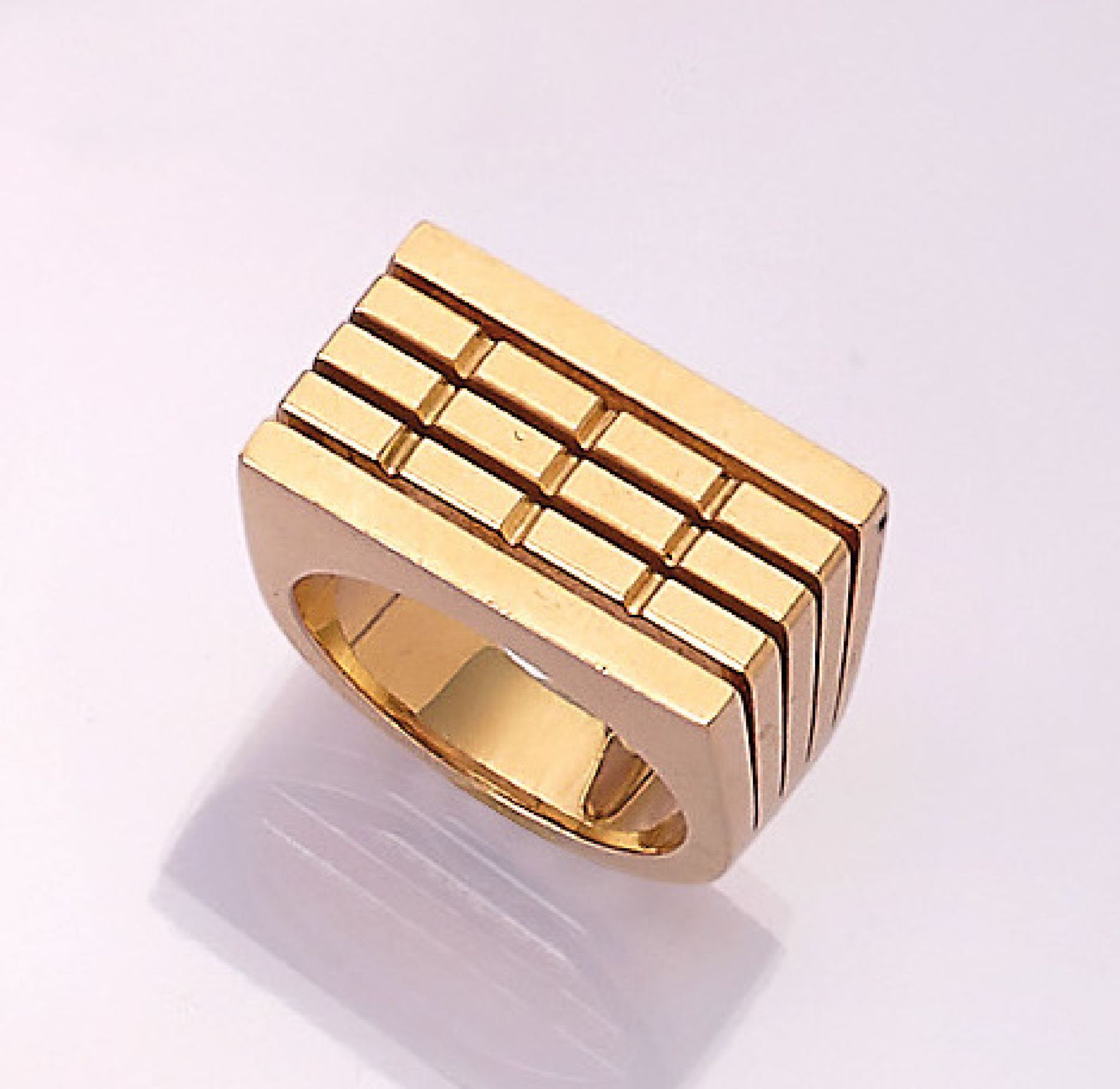 18 kt gold PIAGET ring , YG 750/000, unusualdesign, ring head and shoulders with fret workand 5-fold - Bild 2 aus 2