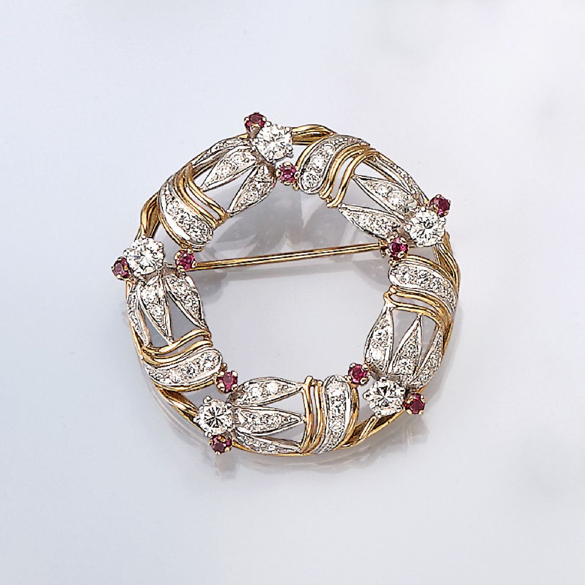 14 kt gold brooch with rubies and brilliants , YG/WG 585/000, 10 round bevelled rubies total approx.