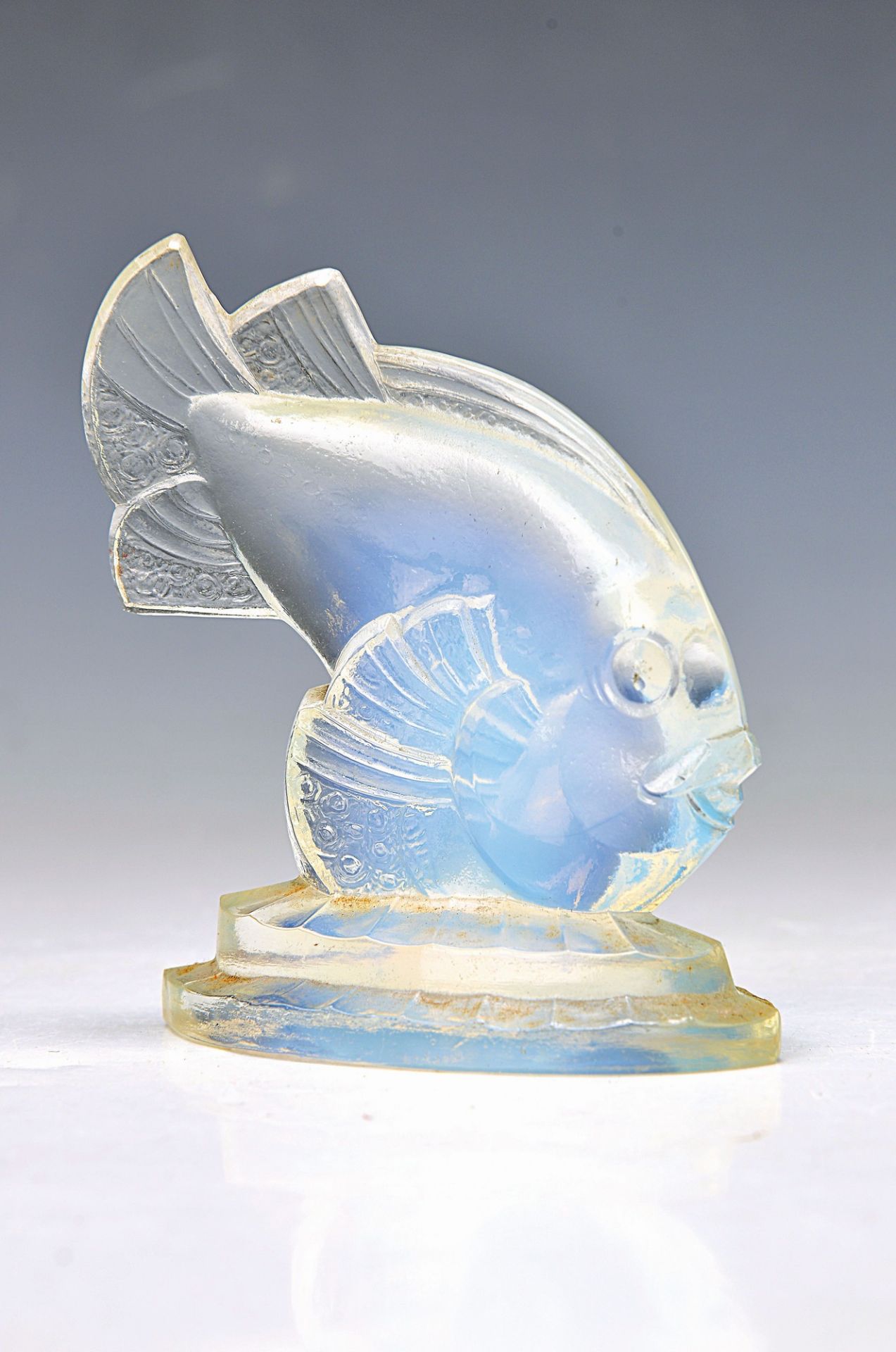 Sculpture in shape of a fish, Sabino, around 1930-35, Opaline glass, bluish-grey in itself