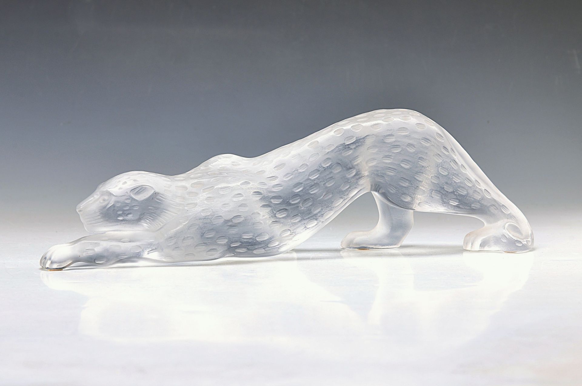 Sculpture "Leopard", Lalique, Paris 20th c., colorless glass, mattfinished, signed, approx.approx.