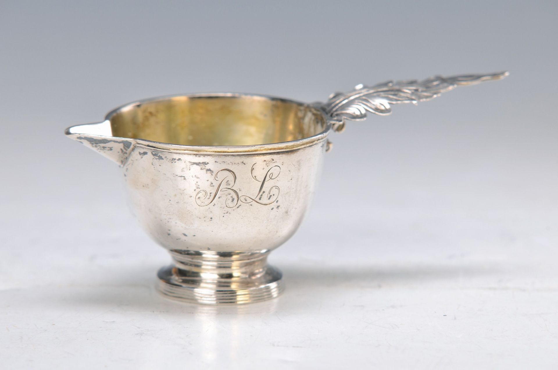 brandy vessel, German, around 1810-20, 13 lot silver, finely engraved handle in leaf shape sec.,