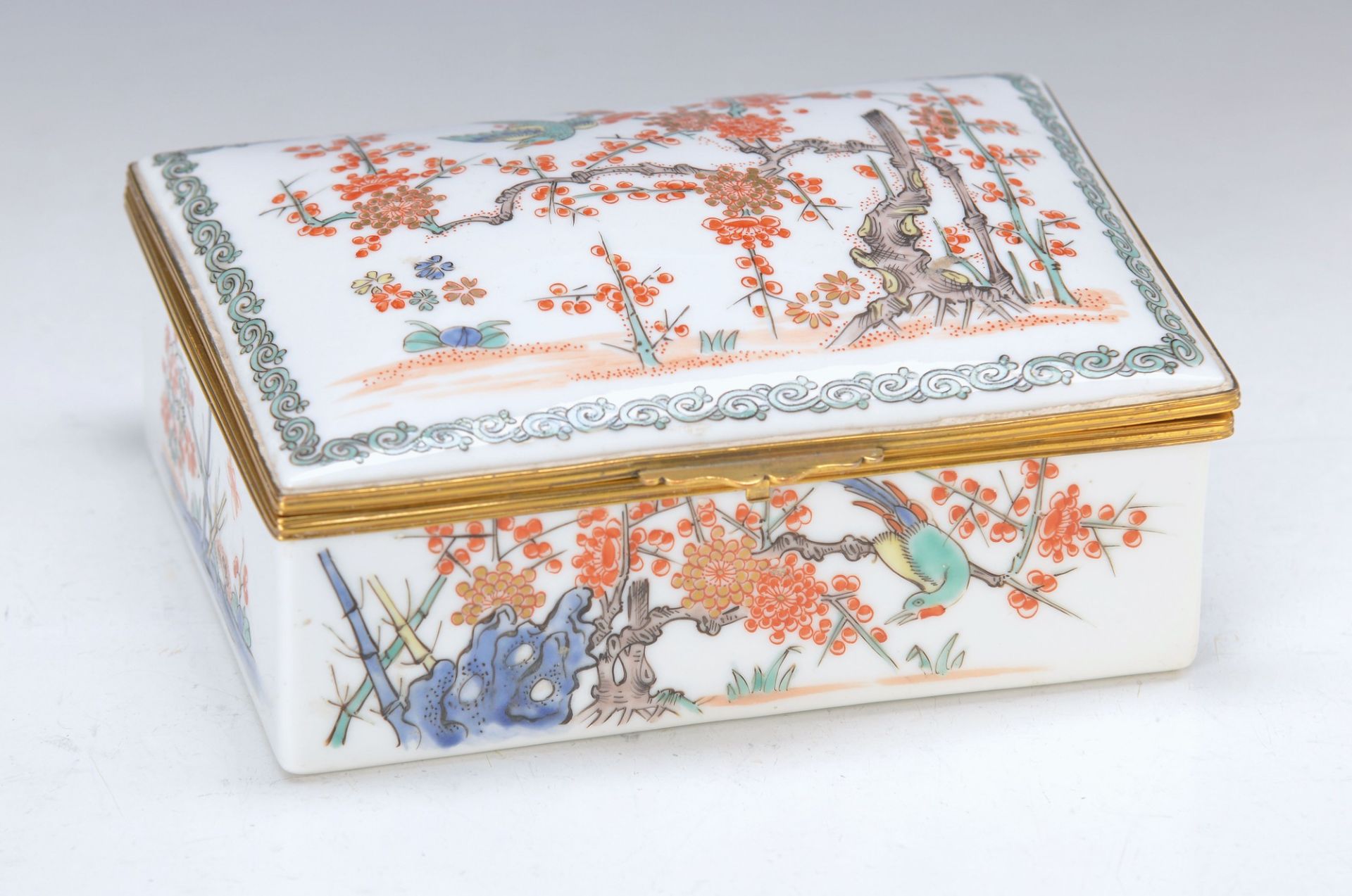 Large lid box, France, around 1880, porcelain, after Chinese model, rock- and bird pattern, brass