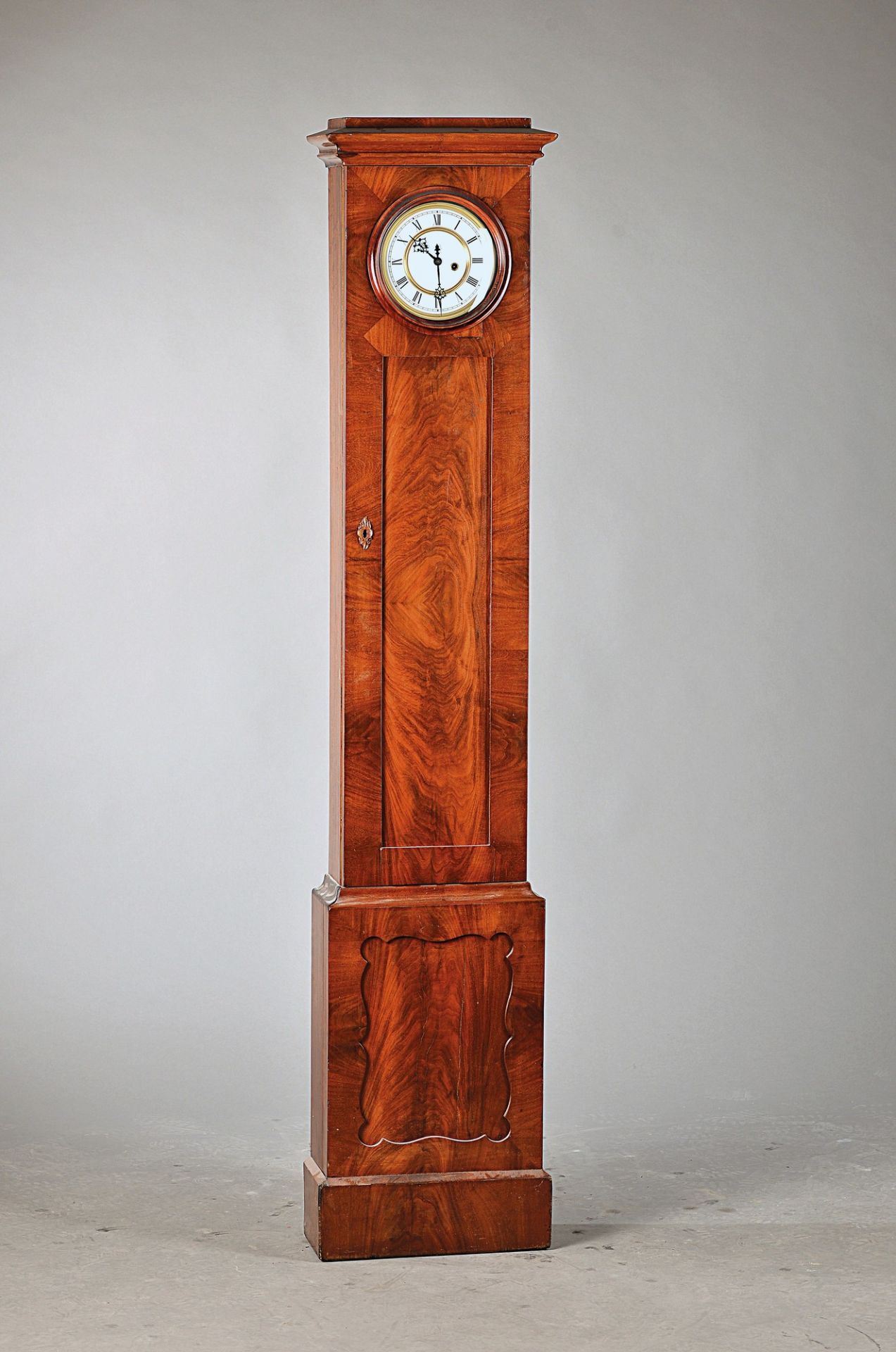 Small longcase clock, Vienna, around 1860/70, mahogany, slightly profiled, door lock missing, dial