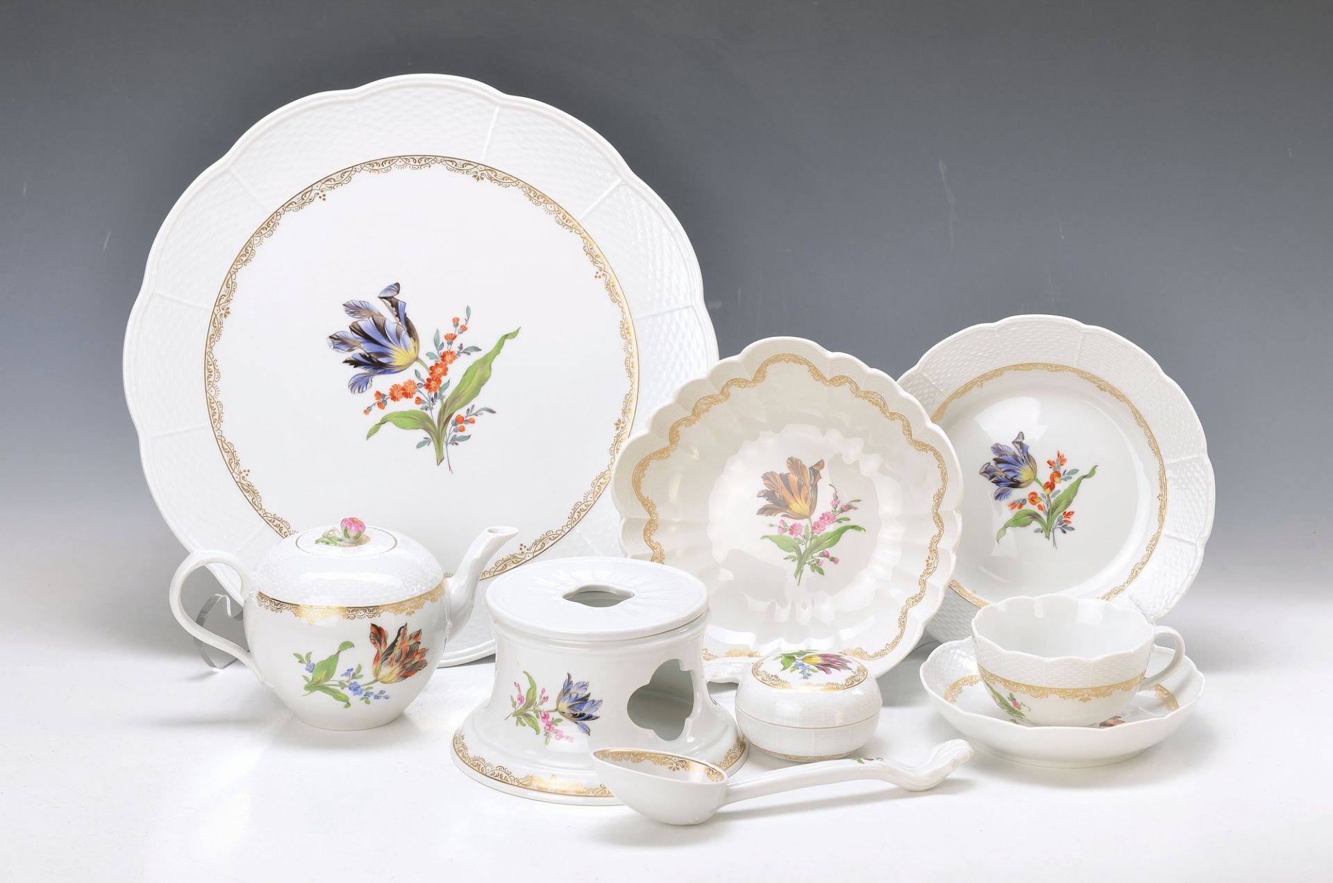 coffee set for 6 people, Meissen, 20th c., decor Marcolini-Tulip with Ozier-embossment and gold lace