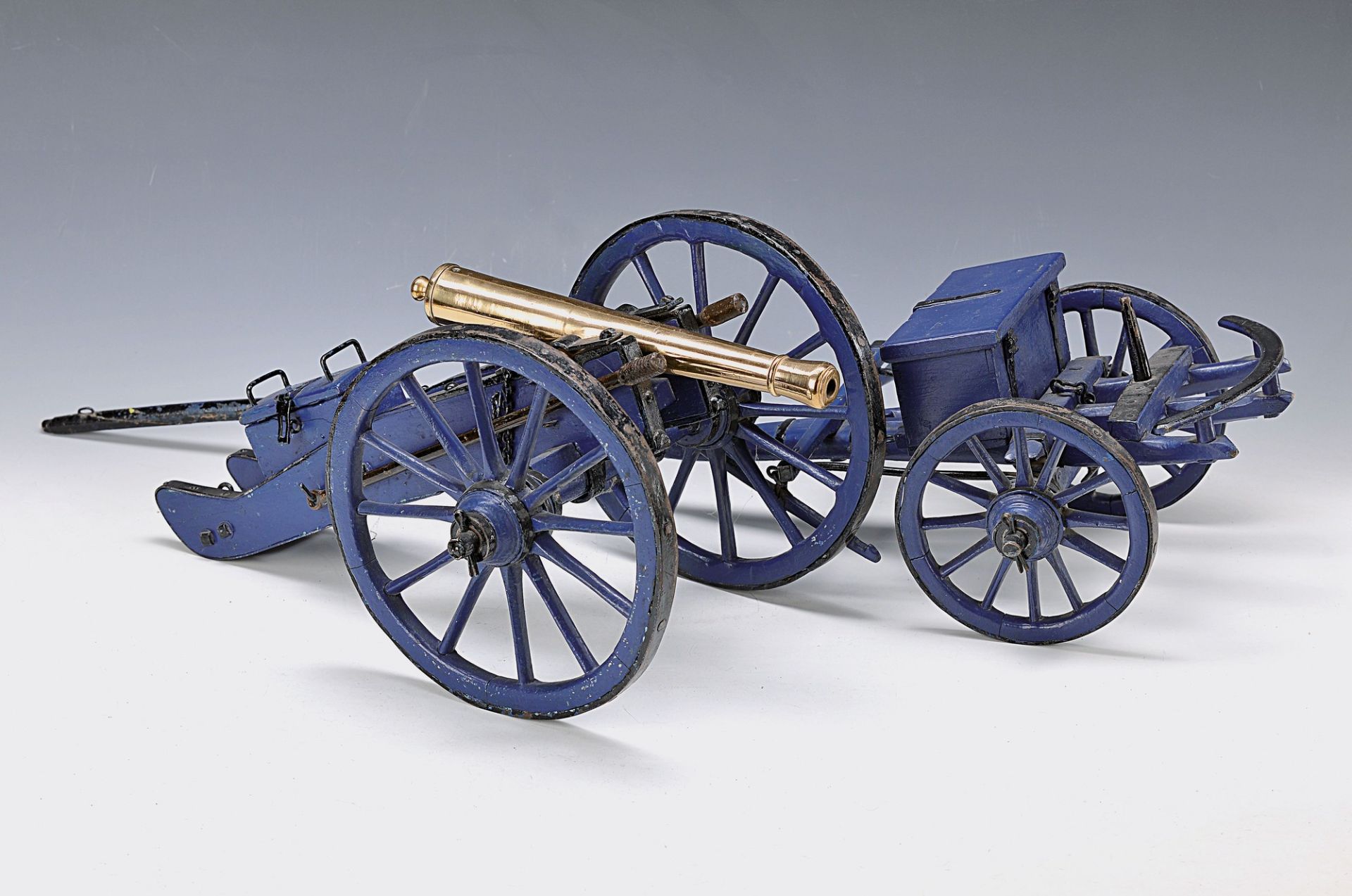 Model cannon, around 1900, wood blue painted, brass L. approx. 28cm, wood mountings with iron