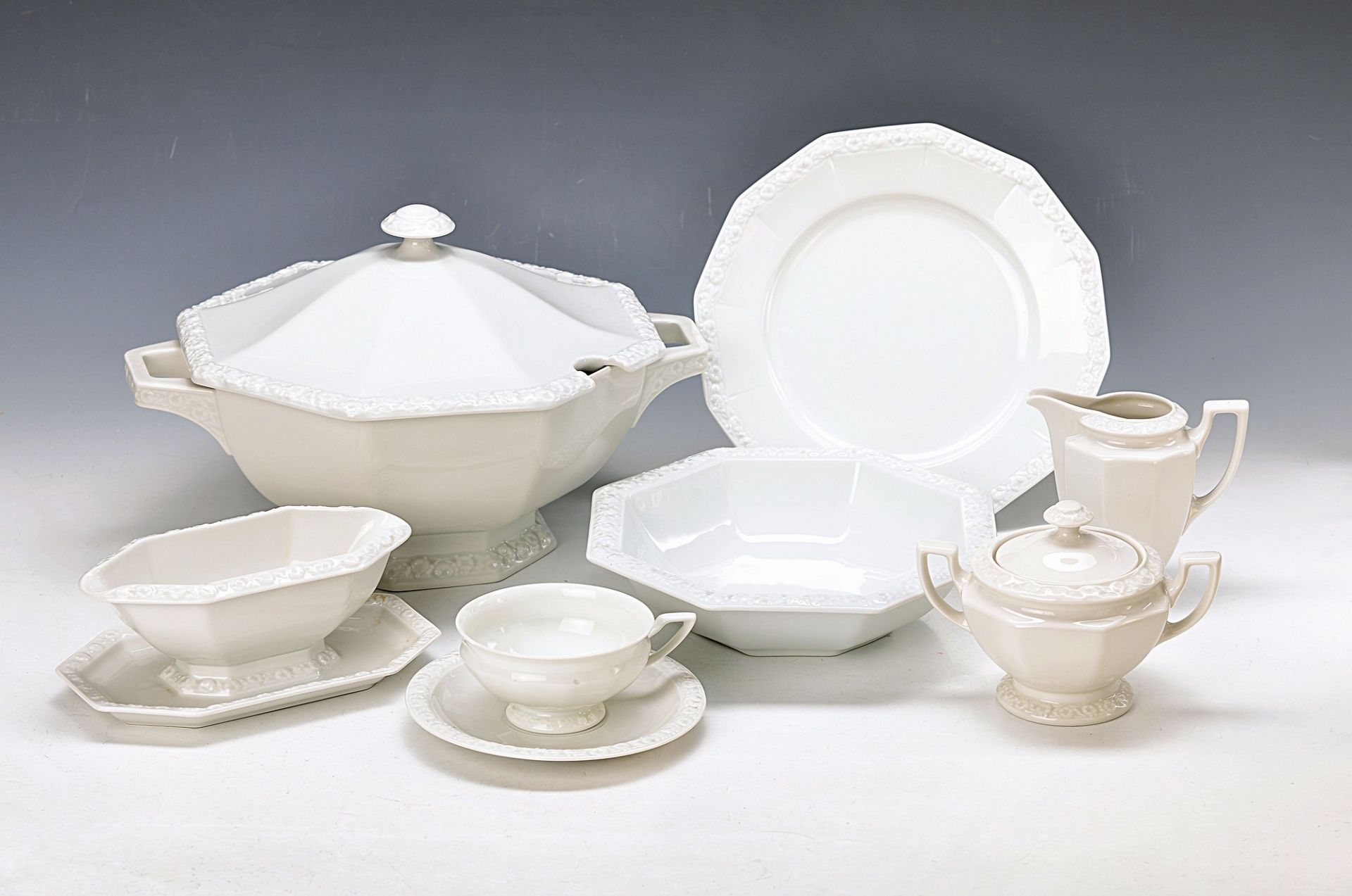 tea- and Dinner set, Rosenthal classic rose, model Maria in white, Soup tureen, 2 Ragout bowls, 4