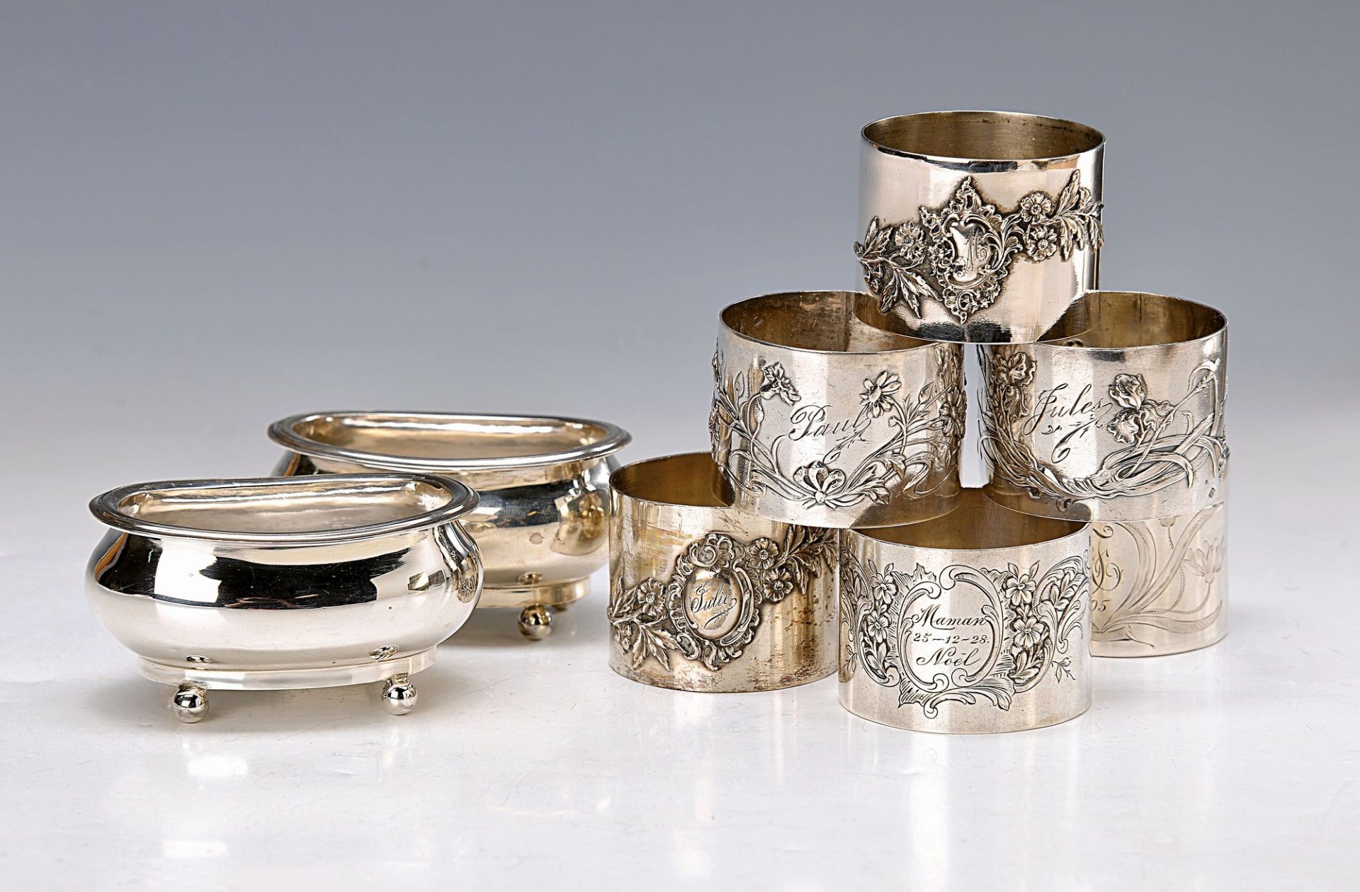 2 salt vessels and 6 napkings, vessels 925 Sterling silver, Birmingham, around 1920, on each 4