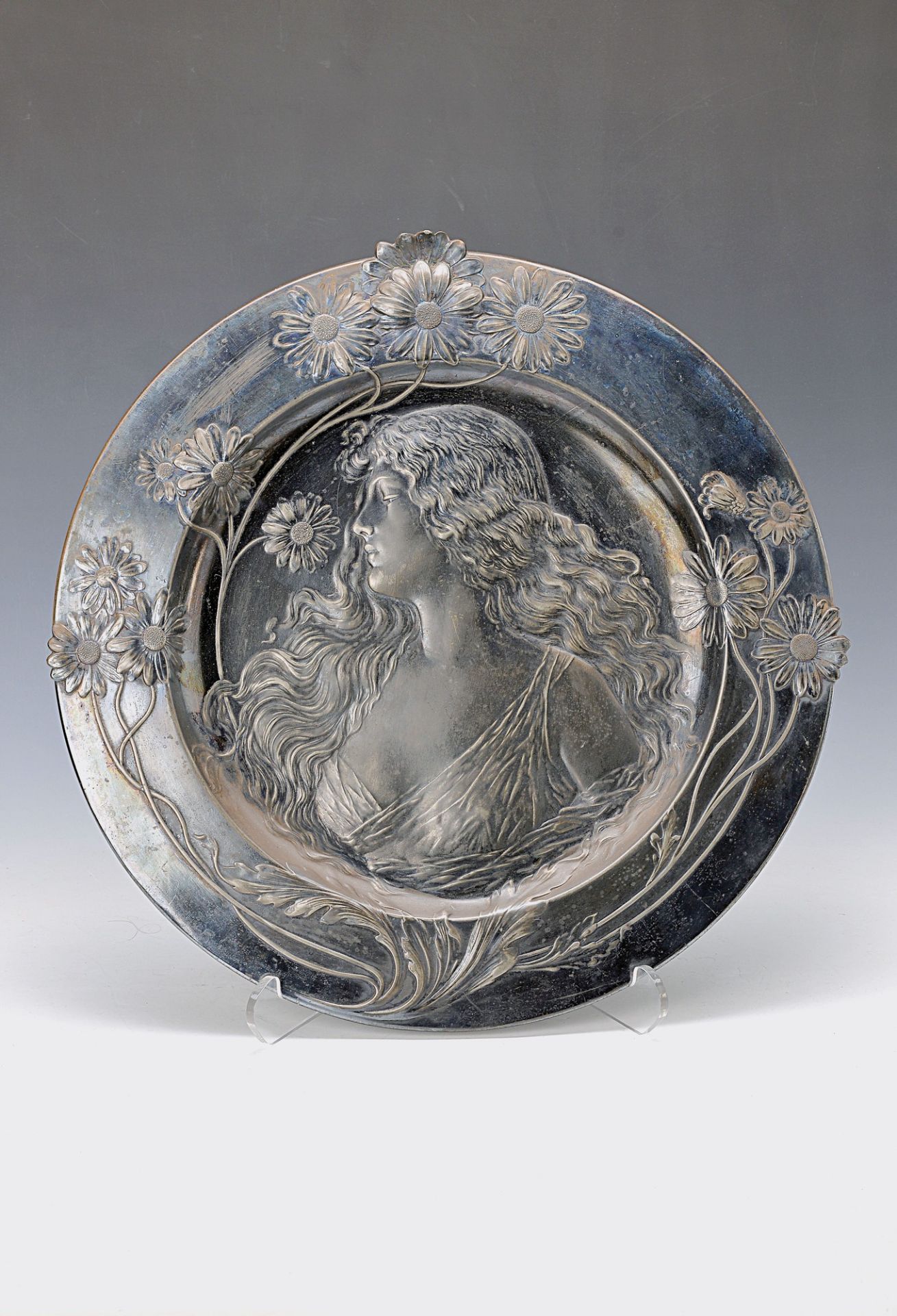 Large Wall platter, WMF, around 1900, Britannia, Portrait of a young woman with Marguerite, D.