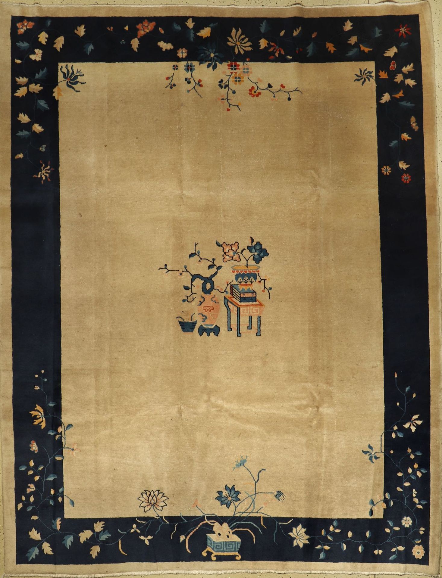 Beijing old, China, around 1920, wool on cotton, approx. 351 x 272 cm, condition: 3. Auction: