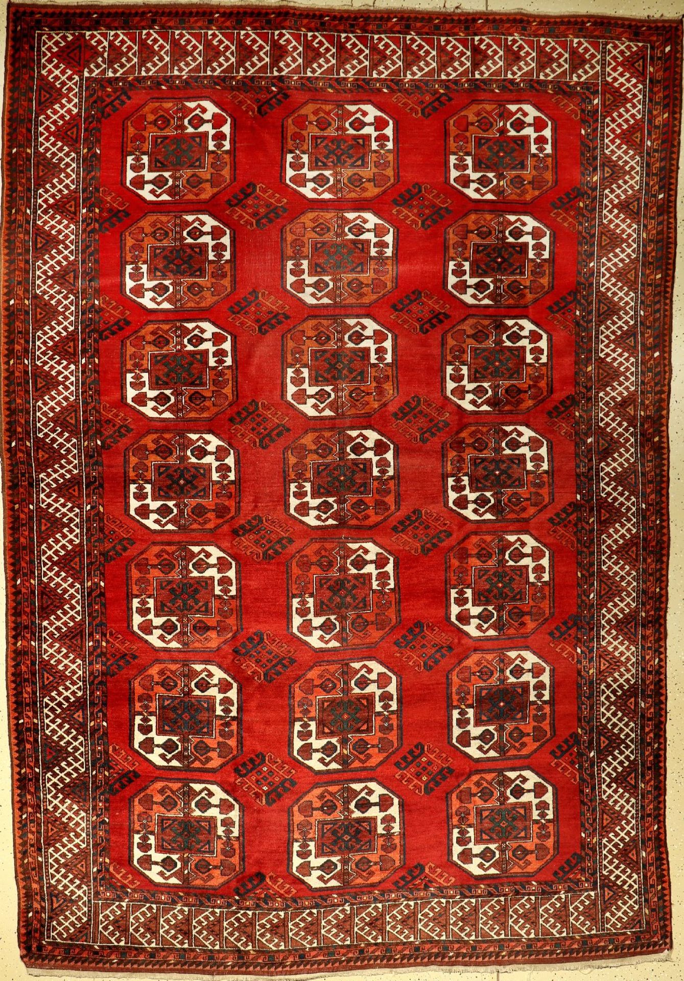Kizel-Ayak main carpet, antique, Turkmenistan,around 1900, wool on wool, approx. 323 x 229 cm,
