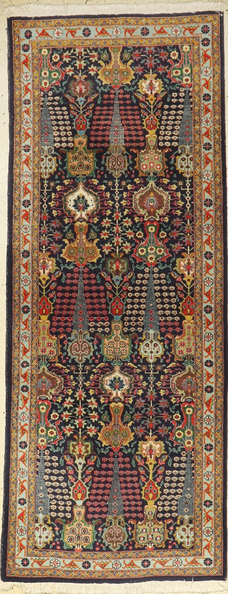 Tabriz alt, Persia, approx. 70 years, wool on cotton, approx. 192 x 73 cm, condition: 2. Auction: