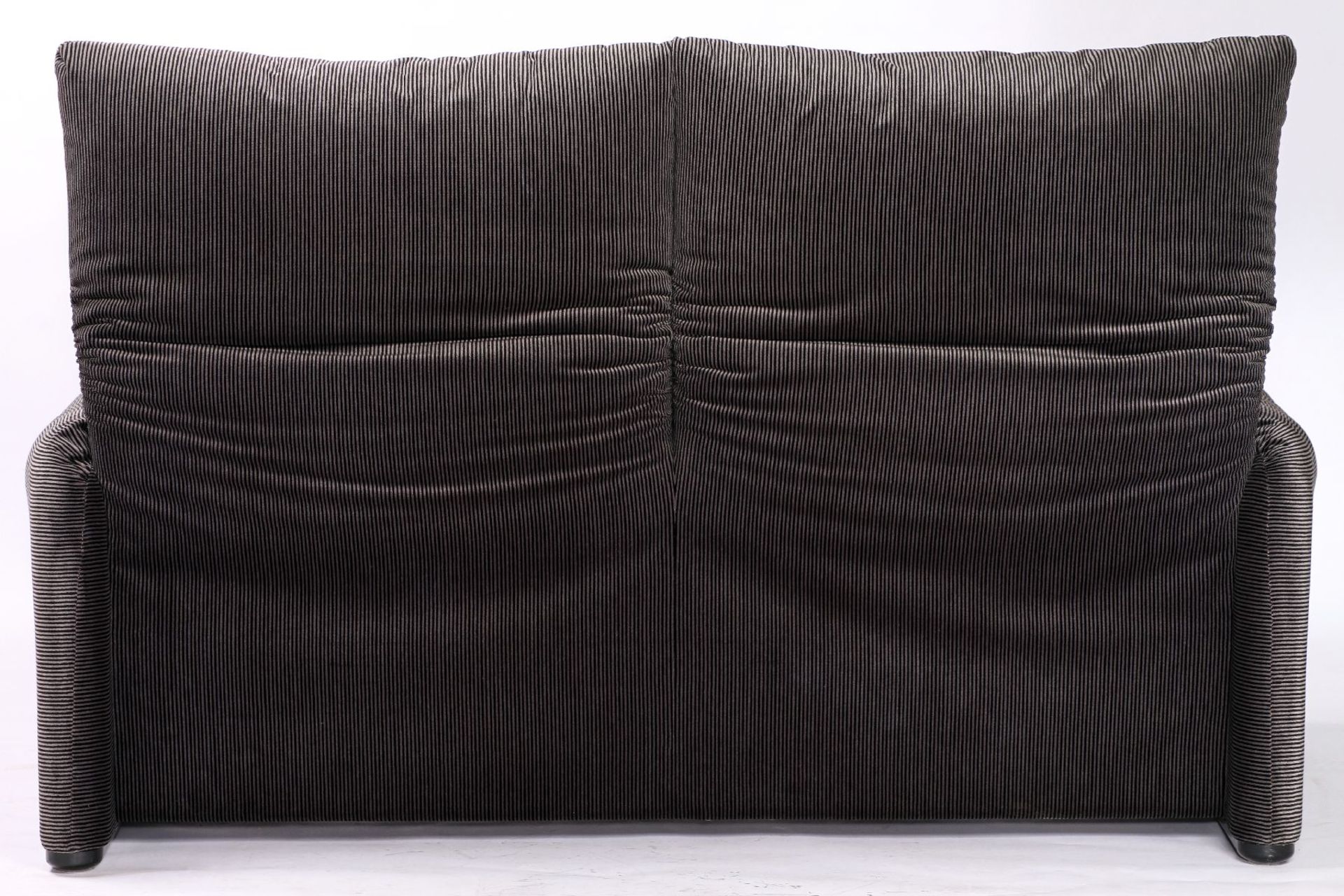 2-Seater Couch "Cassina", made in Italy, Modell: Maralunga, fabric cover vertical striped grey and - Image 3 of 5