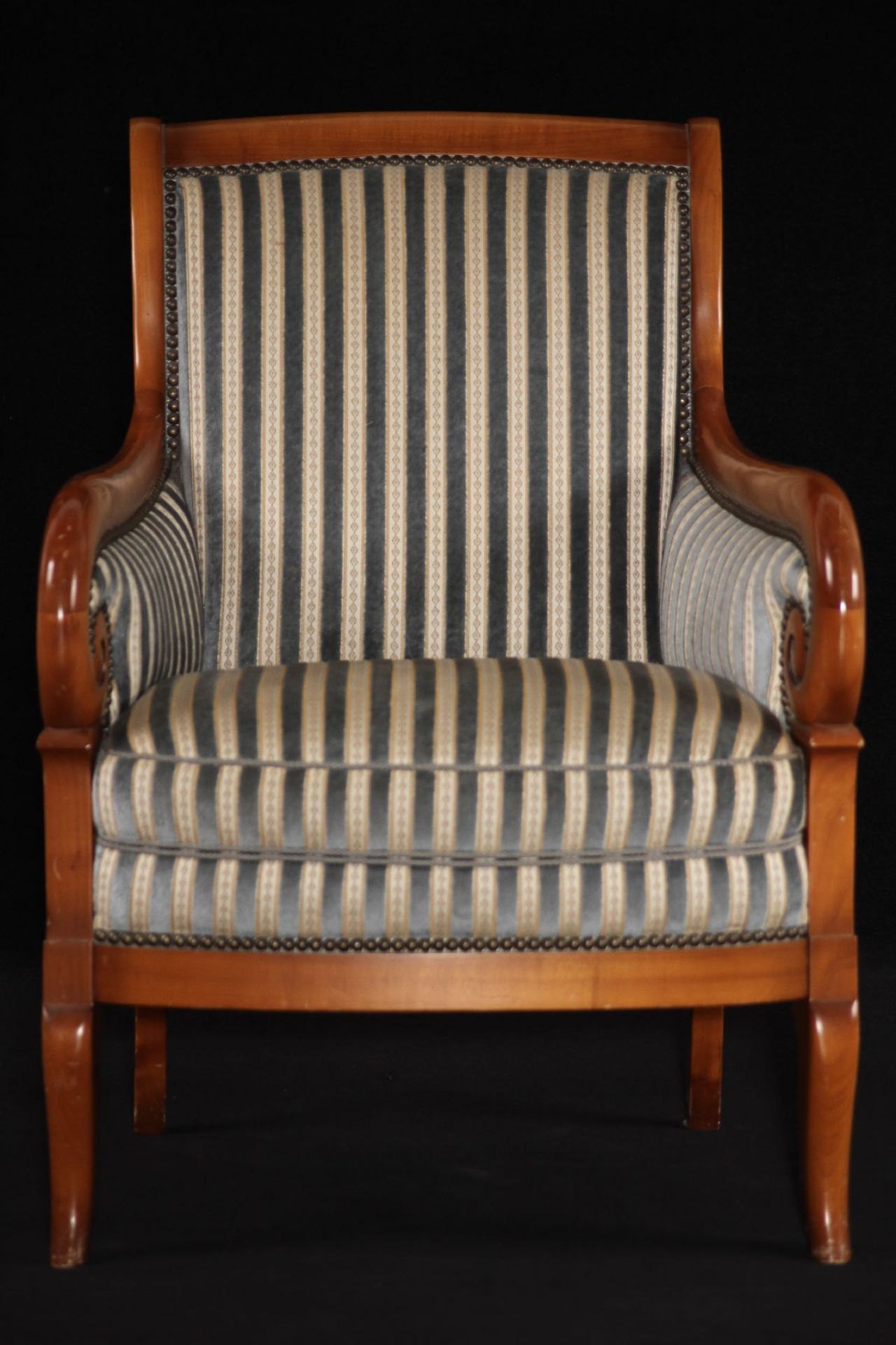 Pair of Armchairs, style of 1830, solid cherryframe, elegantly curved front, handrails ending in - Bild 2 aus 7