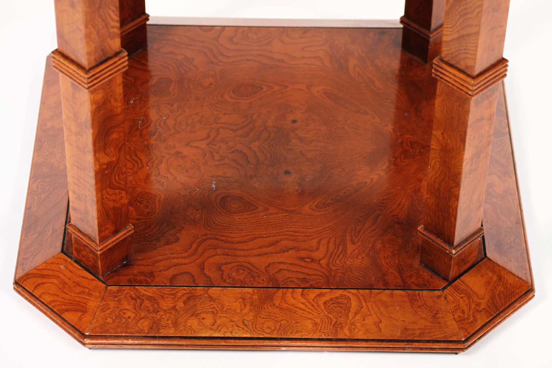 Side table, solid root wood, stained red- brown, beautiful wood grain, octagonal, inlaidfaceted - Bild 2 aus 2