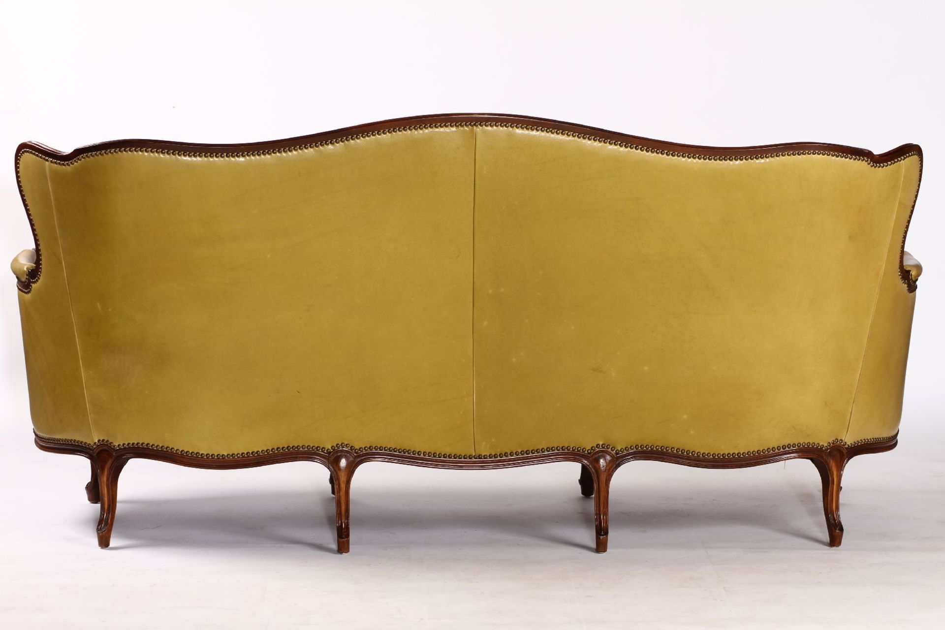 3-seater couch, solid walnut frame, yellow- green or olive leather upholstery, backrest and seat - Bild 3 aus 4