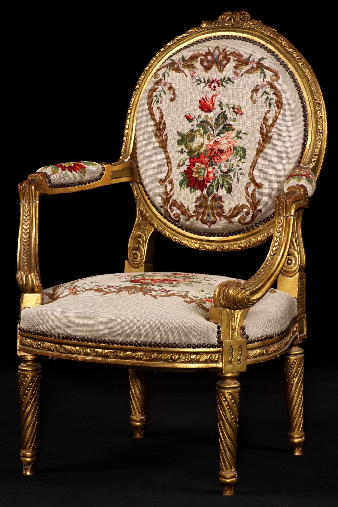 Armchair, frame in solid wood, painted gold, abstract floral decorative frieze a. Rose petals carved