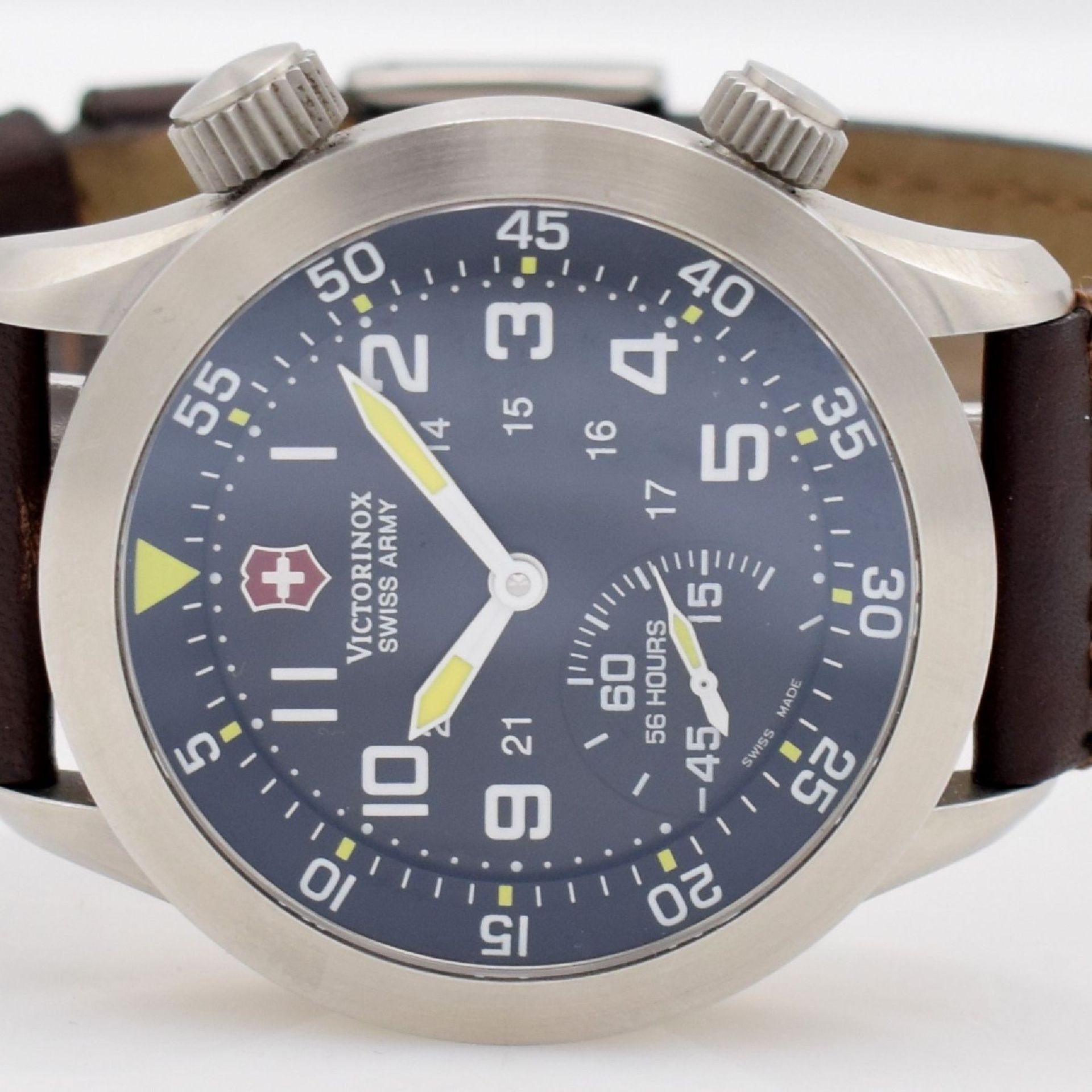 VCTORINOX big gents wristwatch in stainless steel, Switzerland around 2010, manual winding, on - Bild 2 aus 6