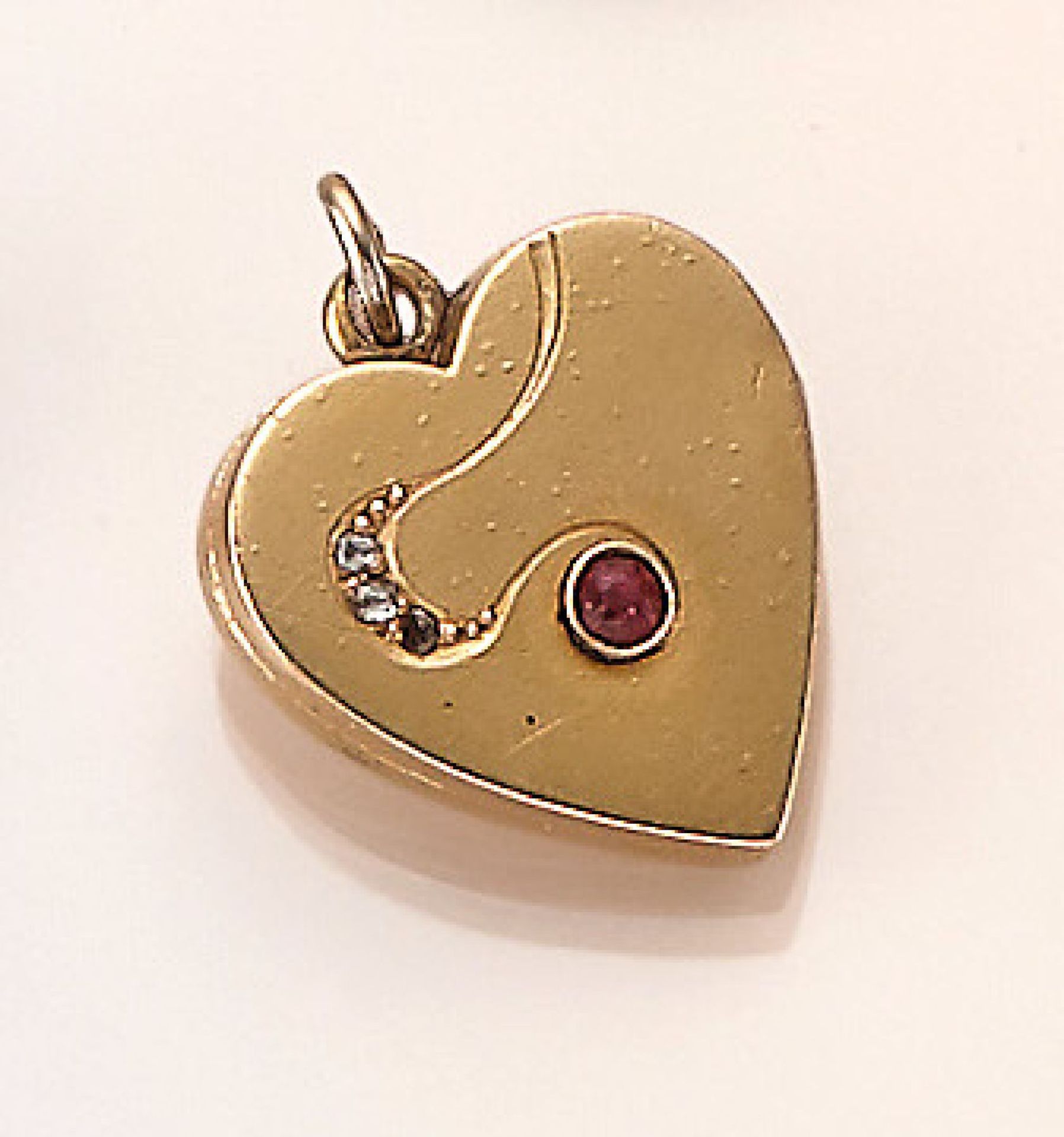 14 kt gold Art Nouveau locketpendant "heart" with ruby and diamonds , approx. 1900s, YG 585/000,