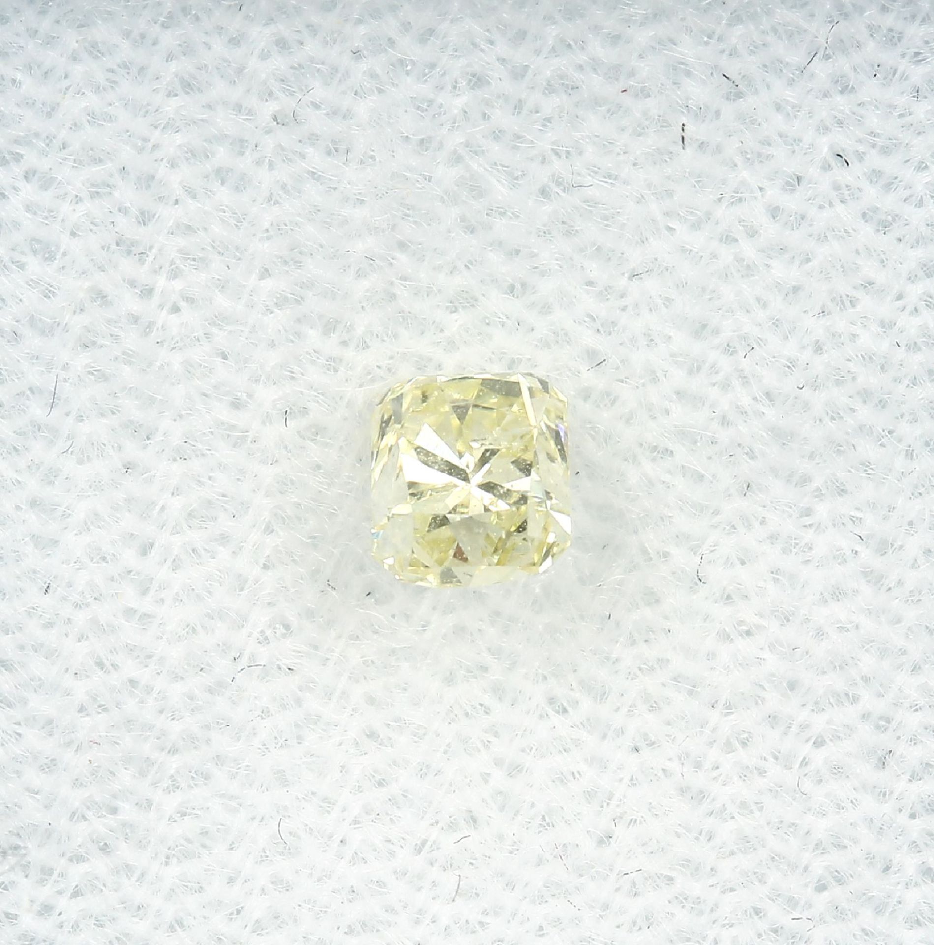 Loose diamond 0.51 ct , Cut Cornered Rectangular, Natural, Fancy Yellow, GIA expertise Valuation