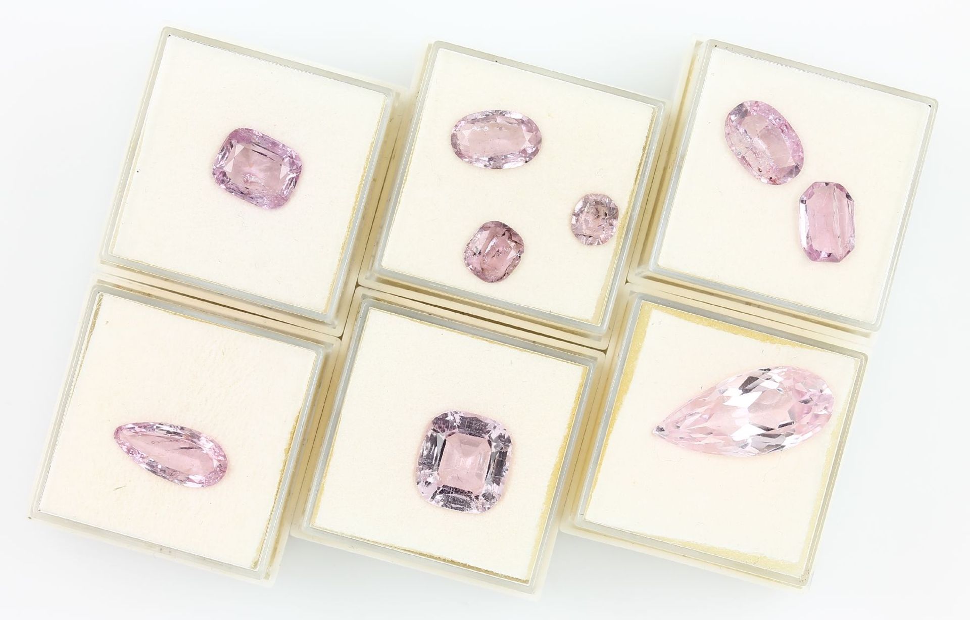 Lot 9 loose kunzites , total approx. 24.6 ct, different sizes and cuts Valuation Price: 1700, -