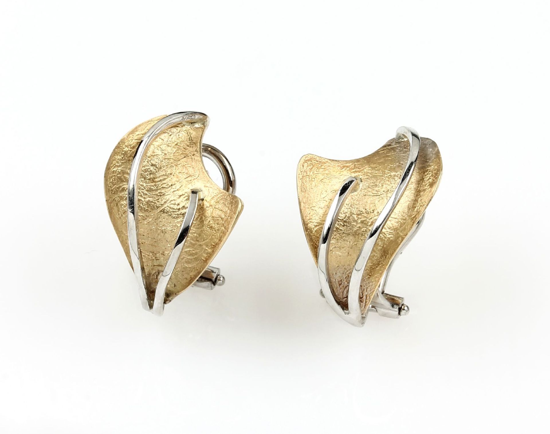 Pair of 14 kt gold earrings , YG/WG 585/000,approx. 7 g, suggested leaf shape, in YG